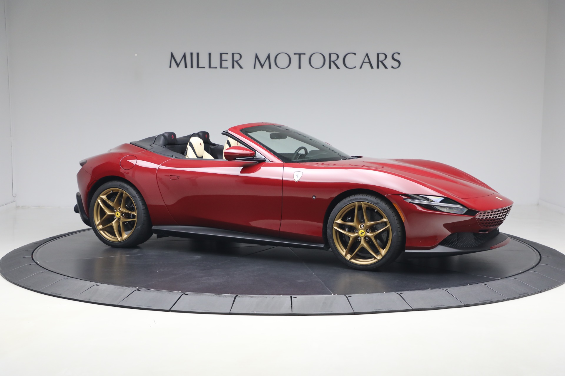 Used-2025-Ferrari-Roma-Spider