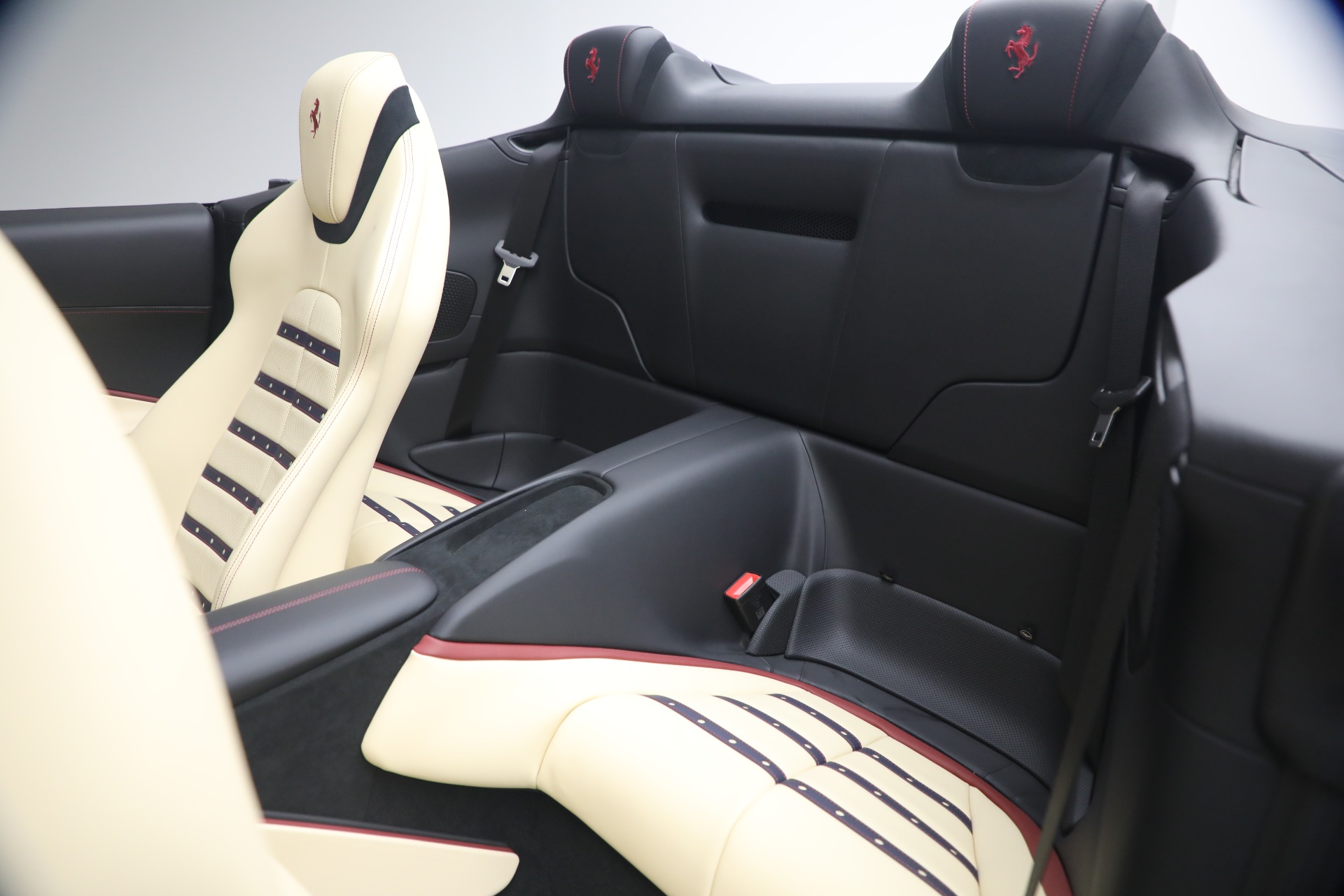 Used-2025-Ferrari-Roma-Spider