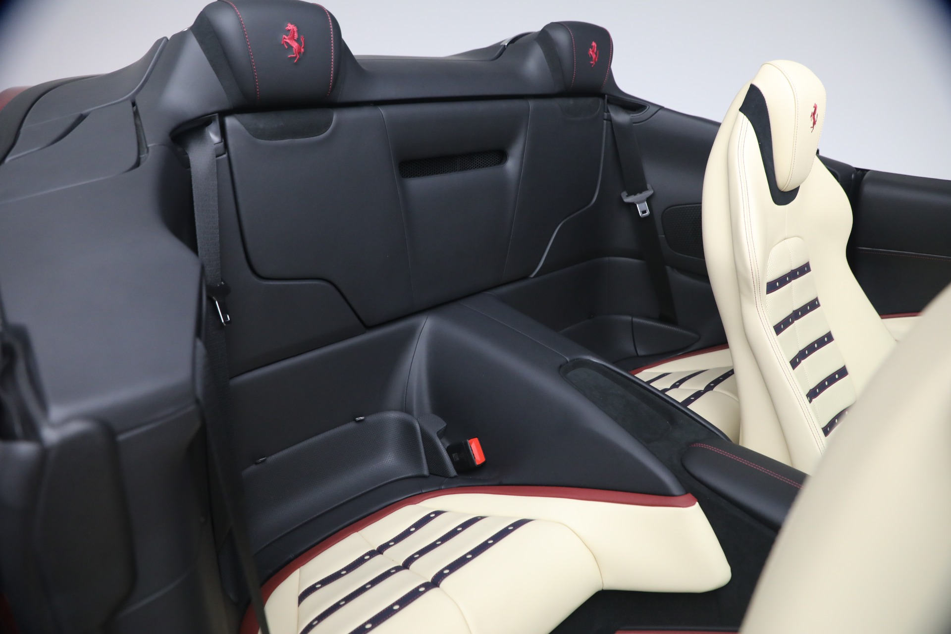 Used-2025-Ferrari-Roma-Spider