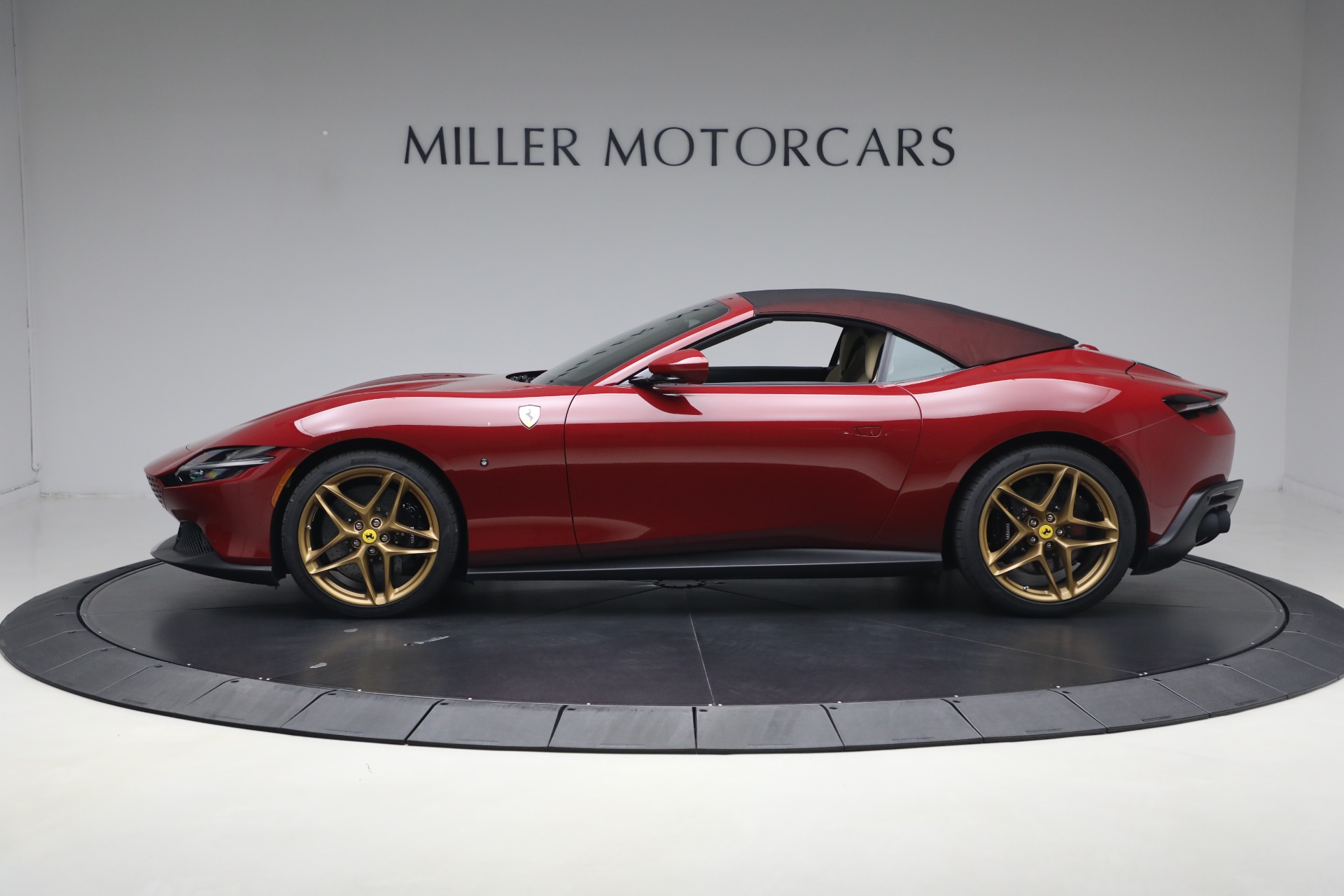 Used-2025-Ferrari-Roma-Spider