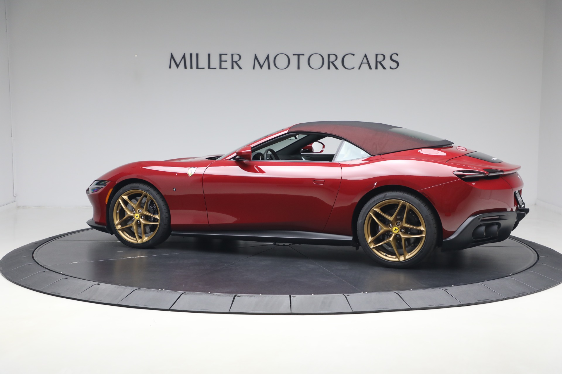 Used-2025-Ferrari-Roma-Spider