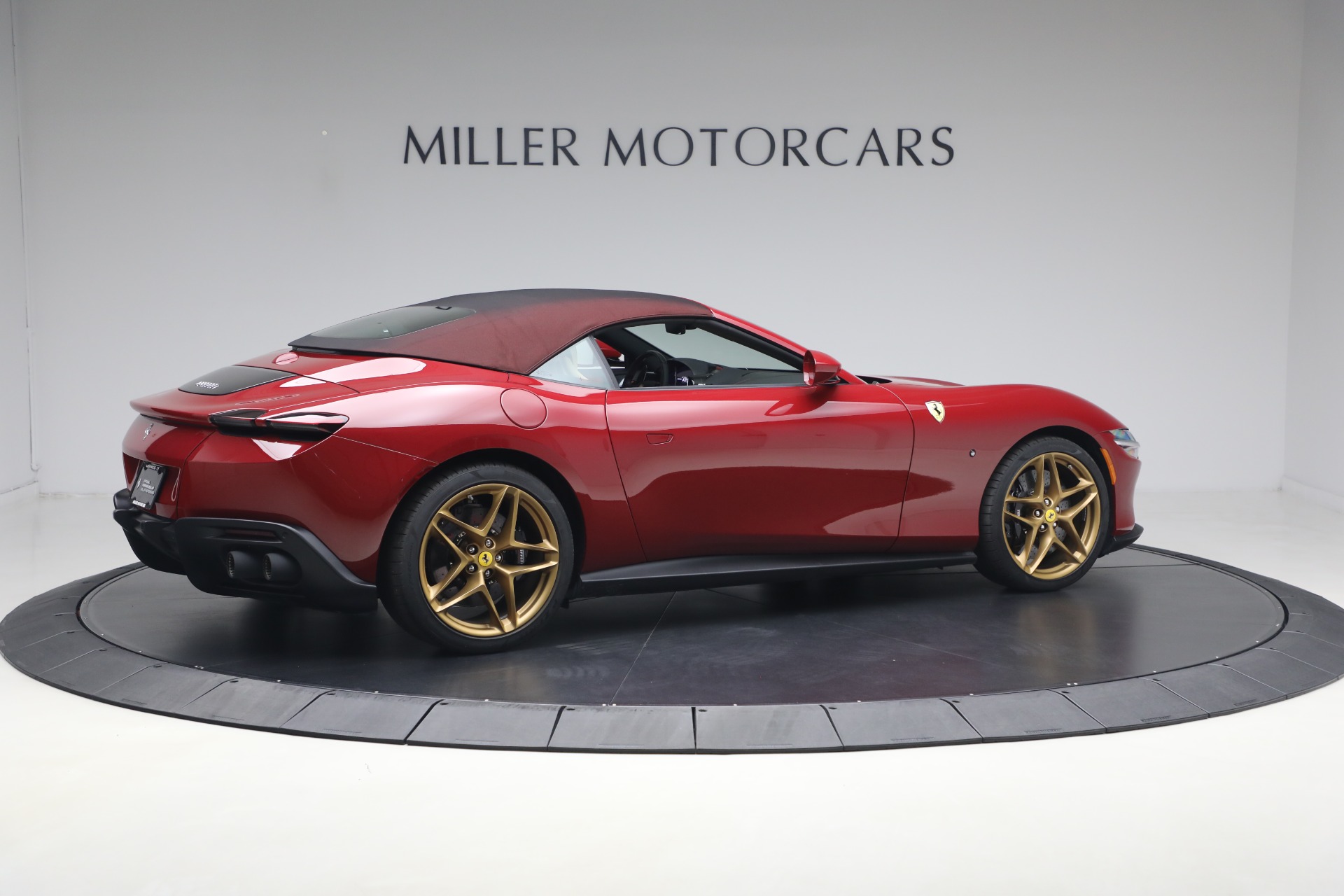 Used-2025-Ferrari-Roma-Spider