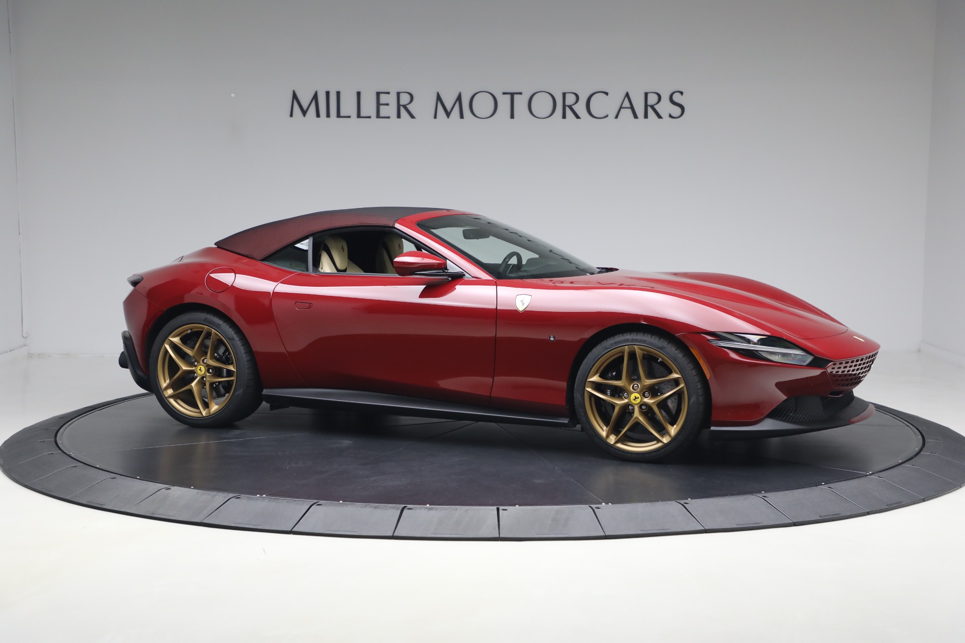 Used-2025-Ferrari-Roma-Spider