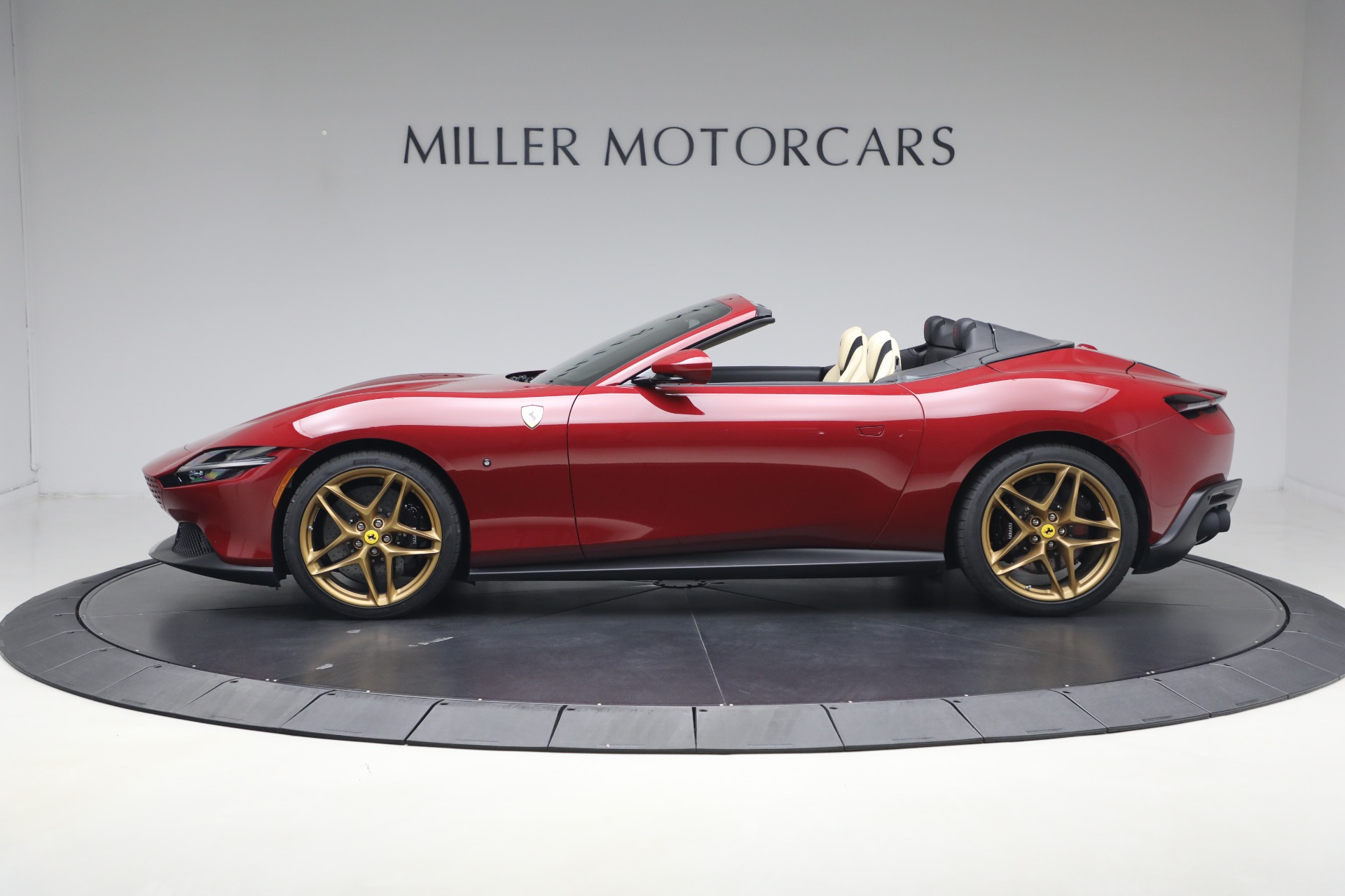 Used-2025-Ferrari-Roma-Spider