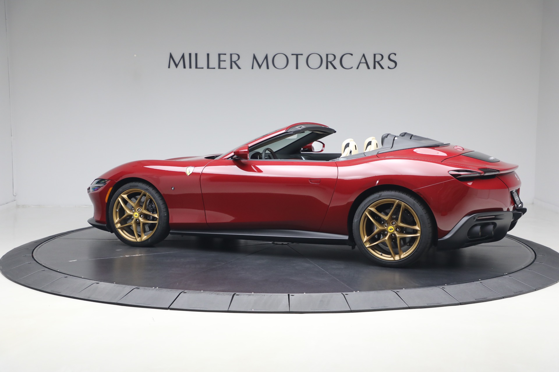 Used-2025-Ferrari-Roma-Spider