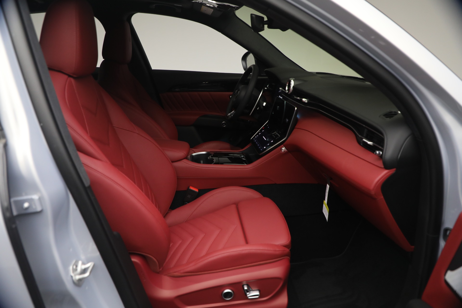 New-2026-Maserati-Grecale-Modena-V6