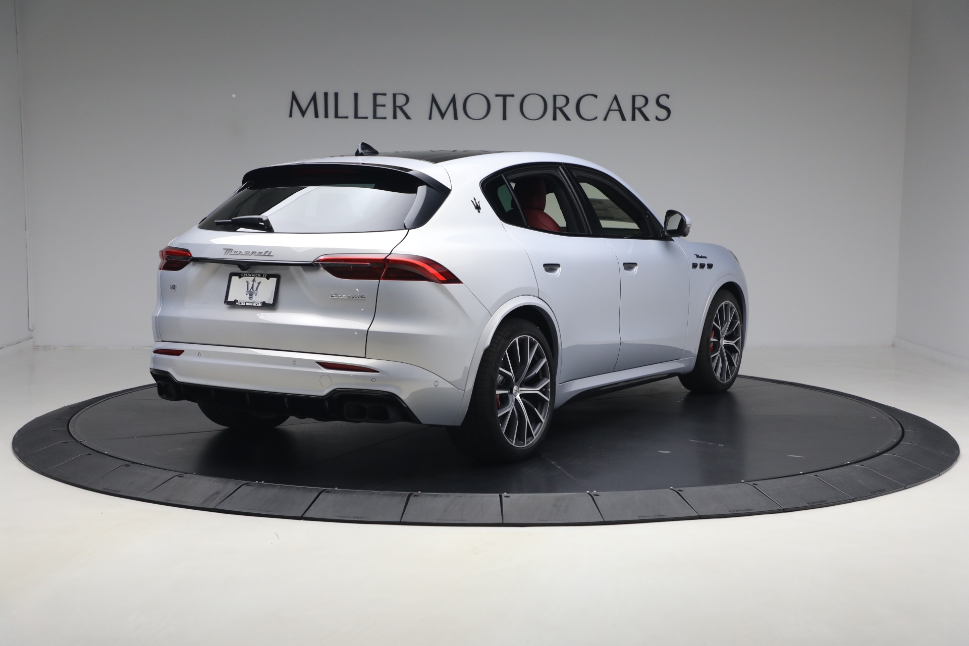New-2026-Maserati-Grecale-Modena-V6
