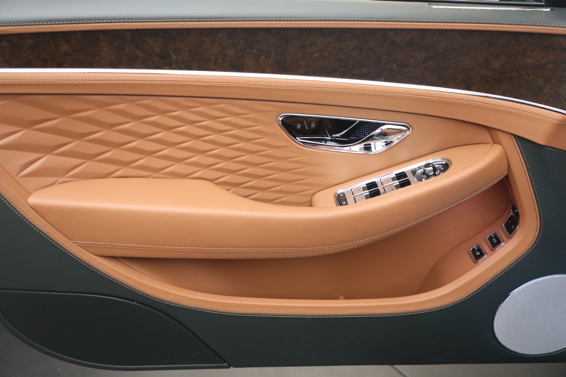 New-2026-Bentley-Continental-GTC-Azure