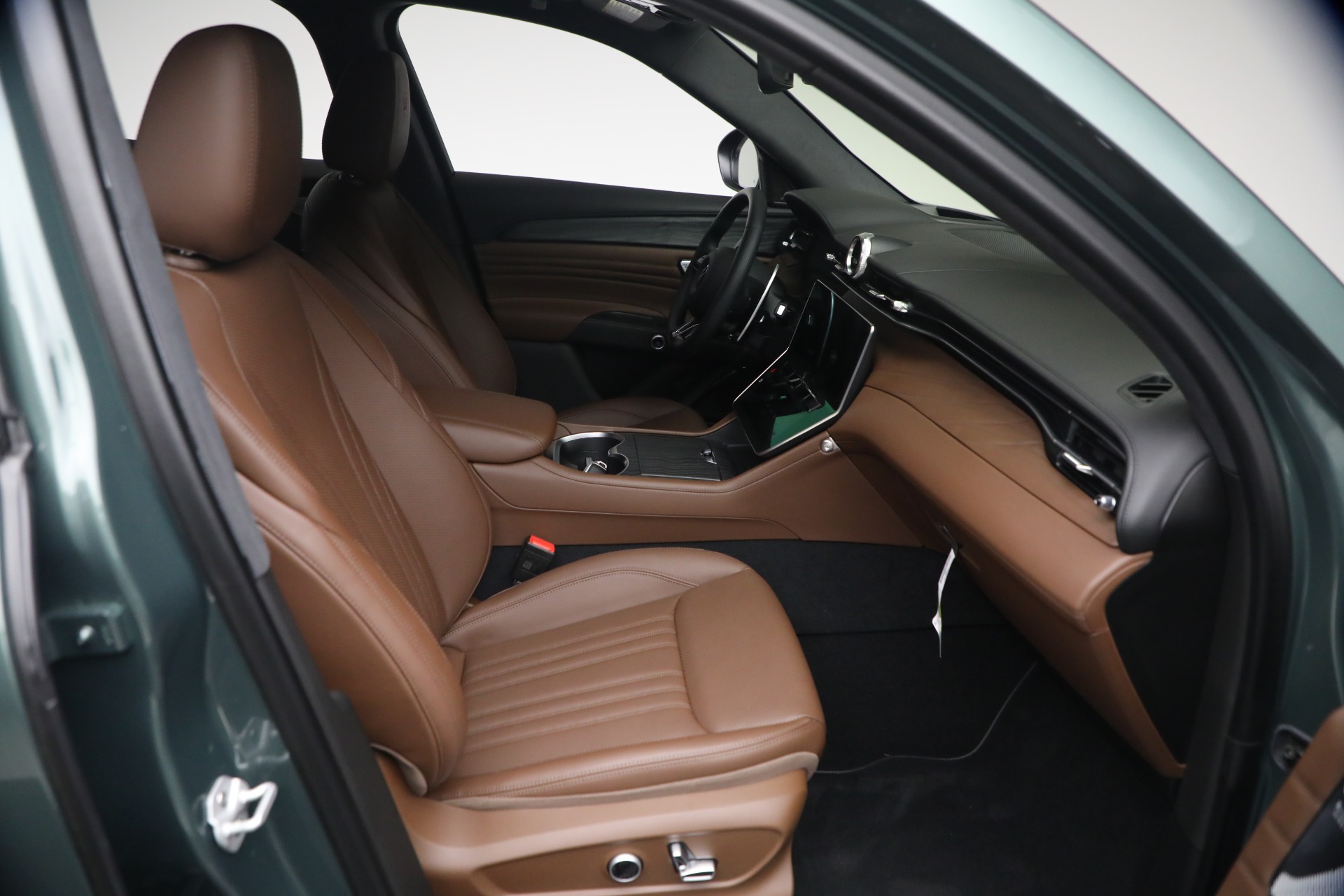 New-2026-Maserati-Grecale-Modena-V6