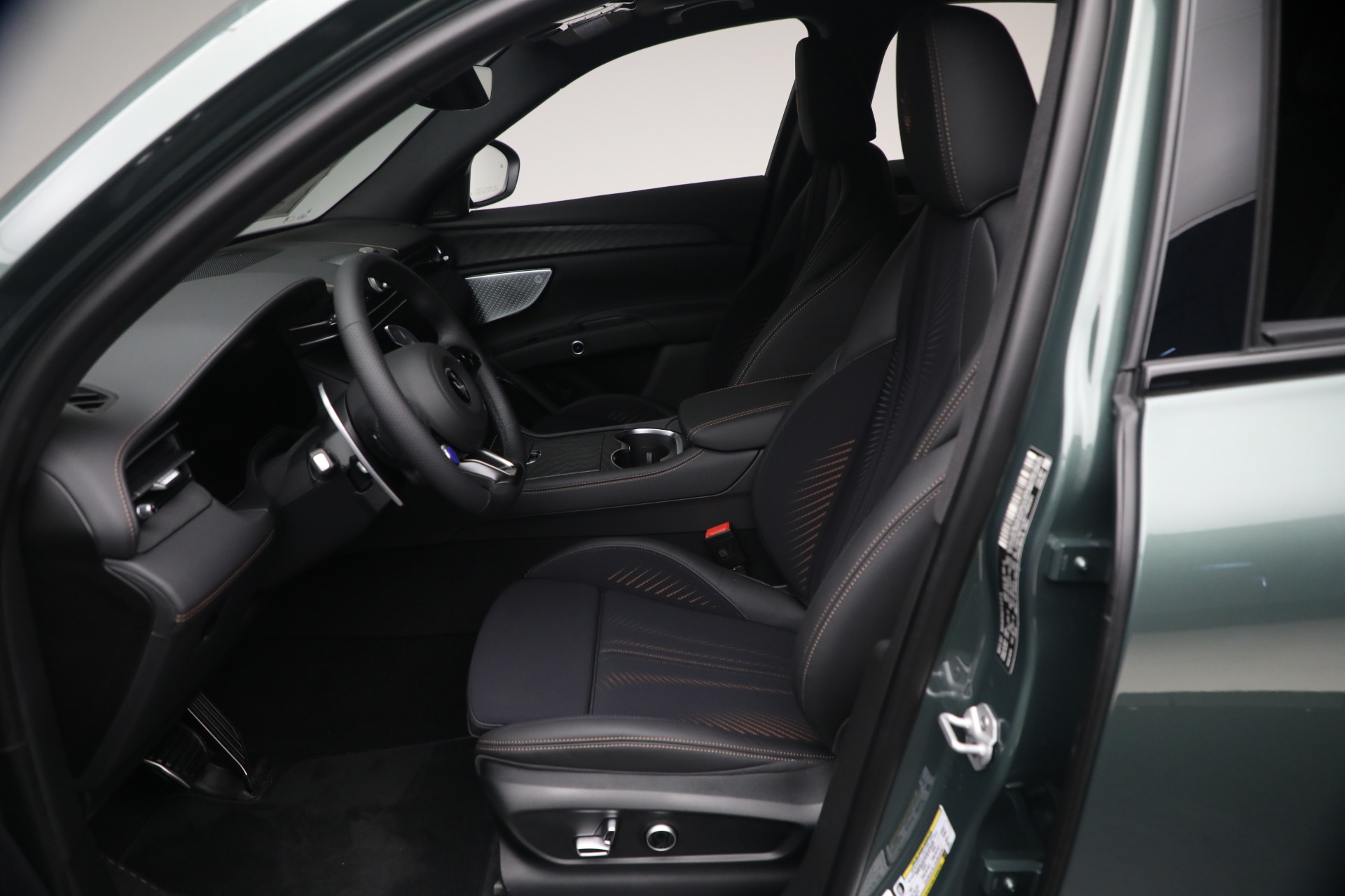 New-2026-Maserati-Grecale-Modena-V6
