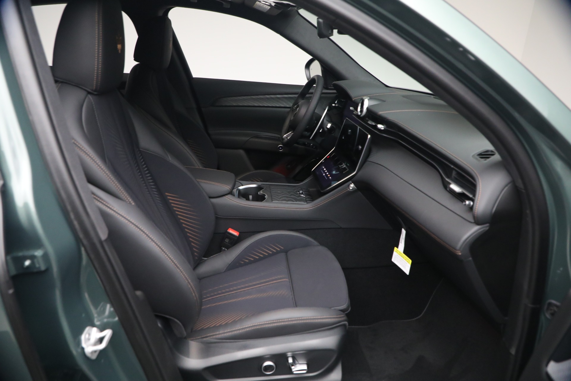 New-2026-Maserati-Grecale-Modena-V6