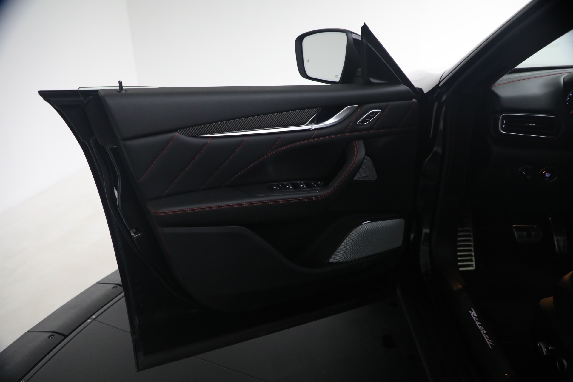 Used-2023-Maserati-Levante-Modena-S