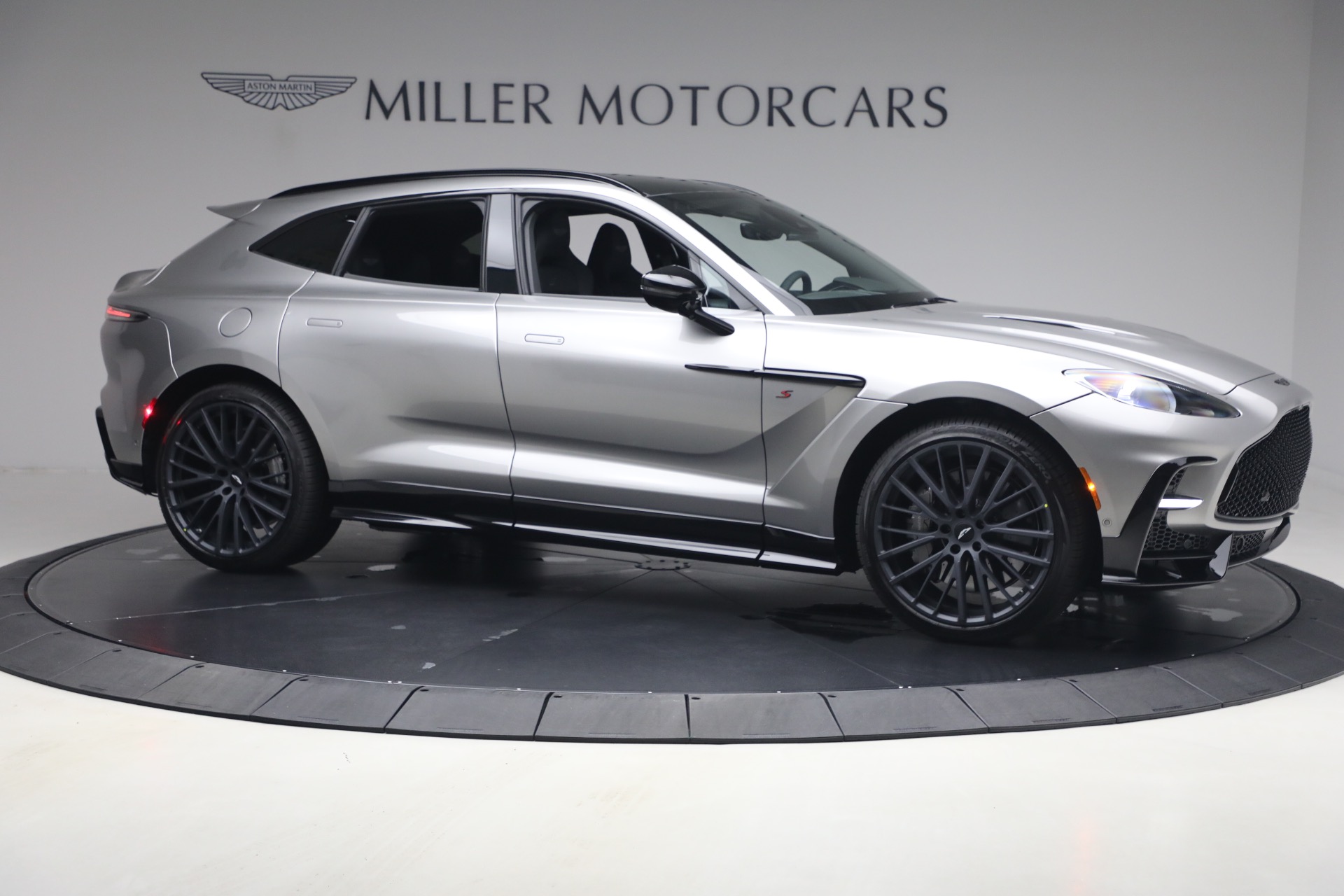 New-2026-Aston-Martin-DBX-S