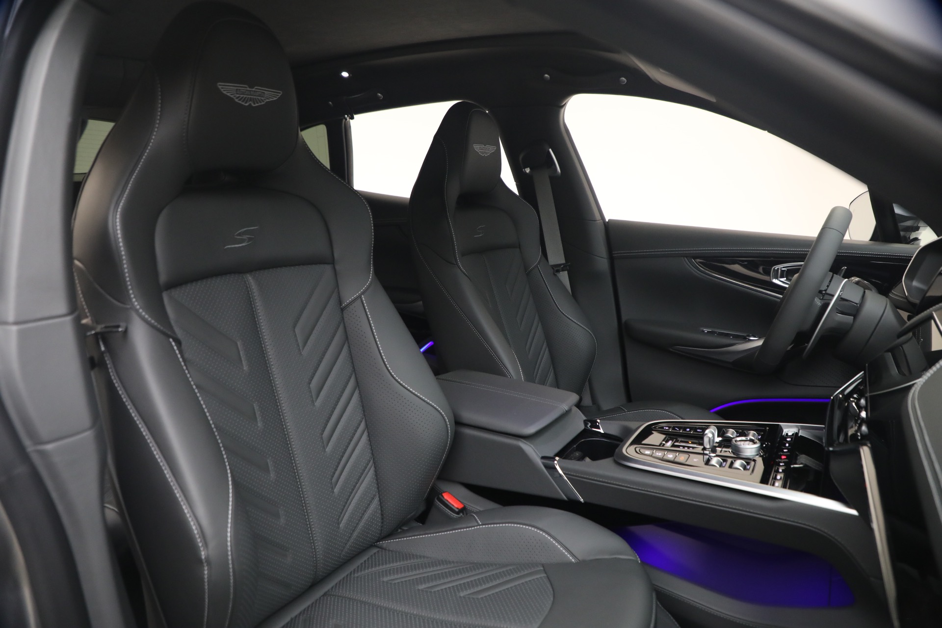 New-2026-Aston-Martin-DBX-S