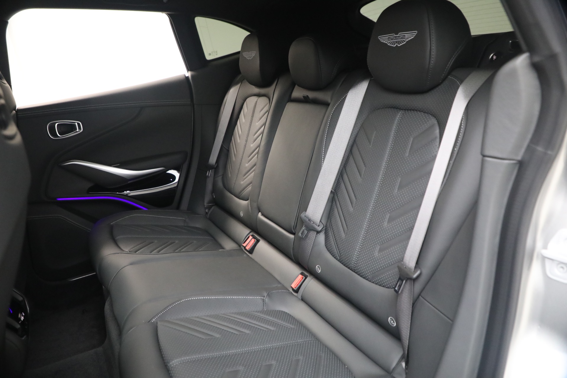 New-2026-Aston-Martin-DBX-S