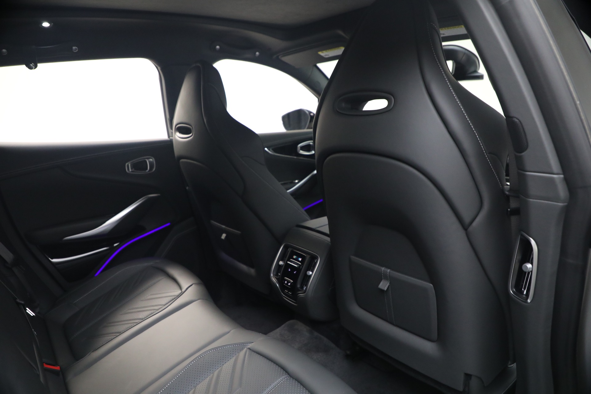 New-2026-Aston-Martin-DBX-S