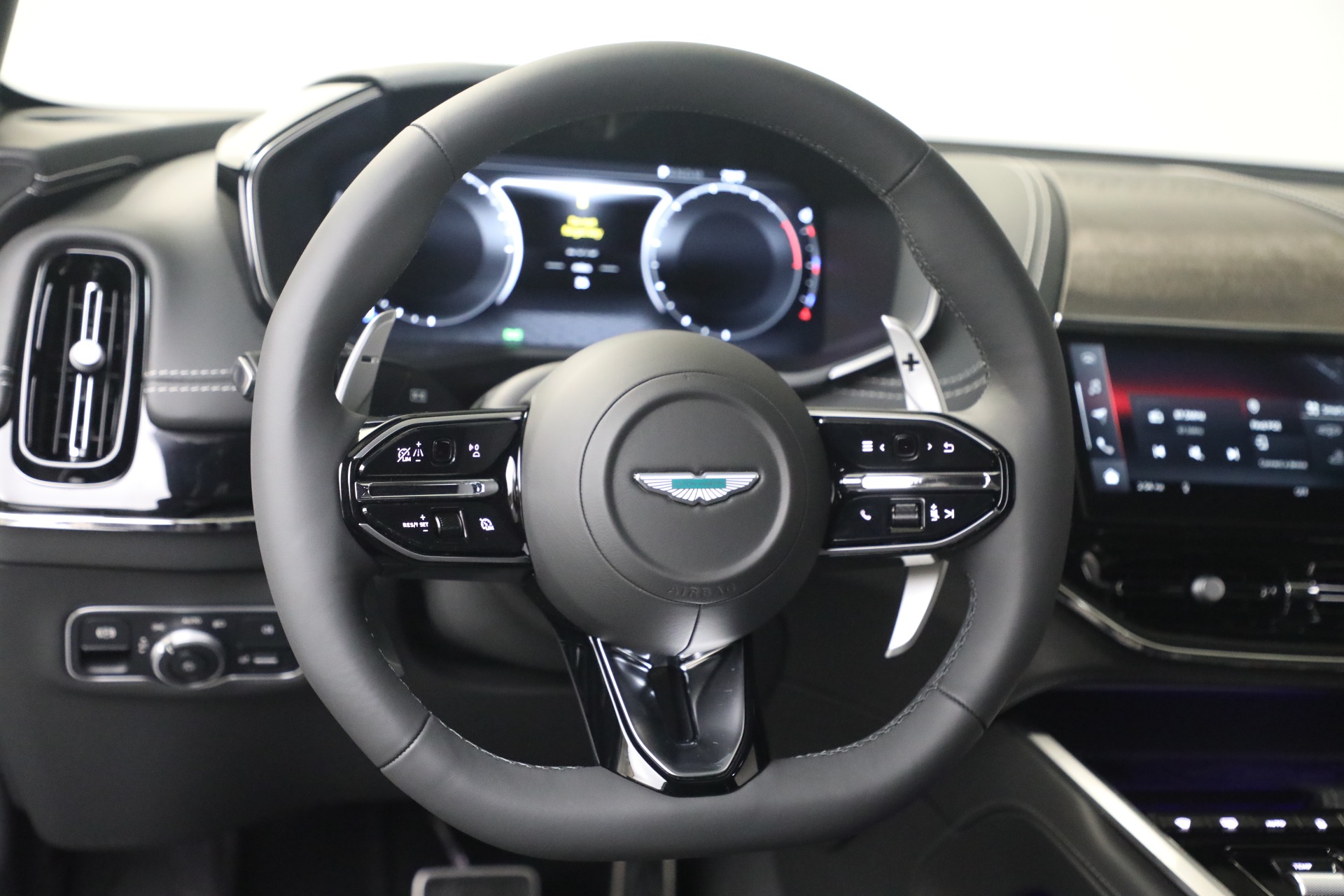 New-2026-Aston-Martin-DBX-S