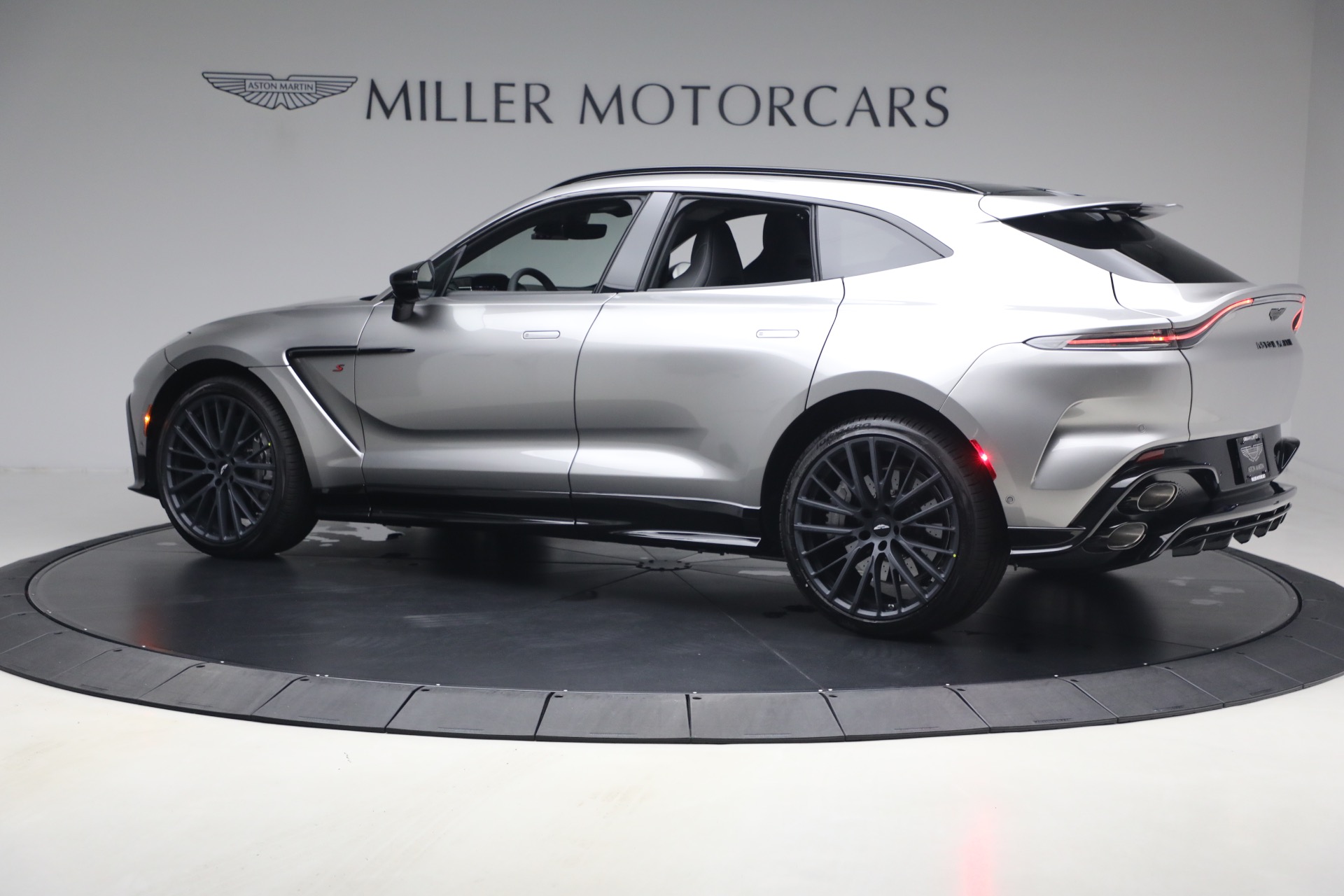 New-2026-Aston-Martin-DBX-S