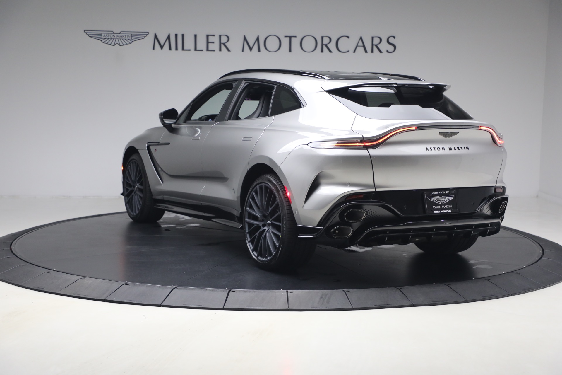 New-2026-Aston-Martin-DBX-S