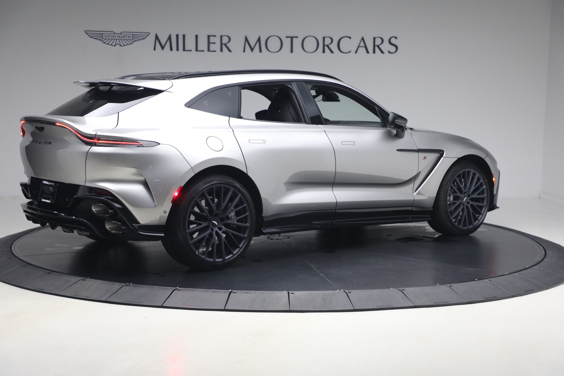 New-2026-Aston-Martin-DBX-S