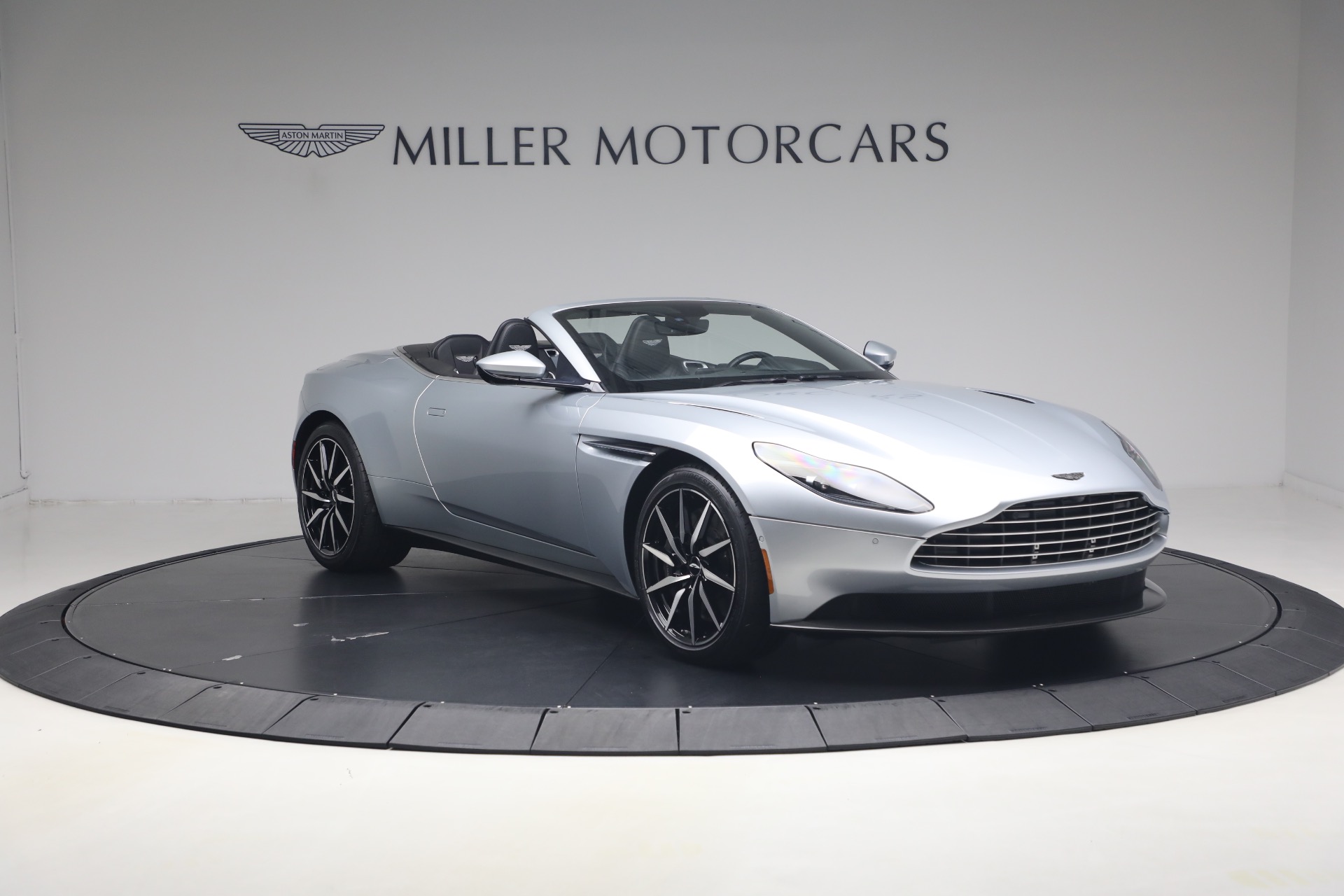 Used-2019-Aston-Martin-DB11-Volante