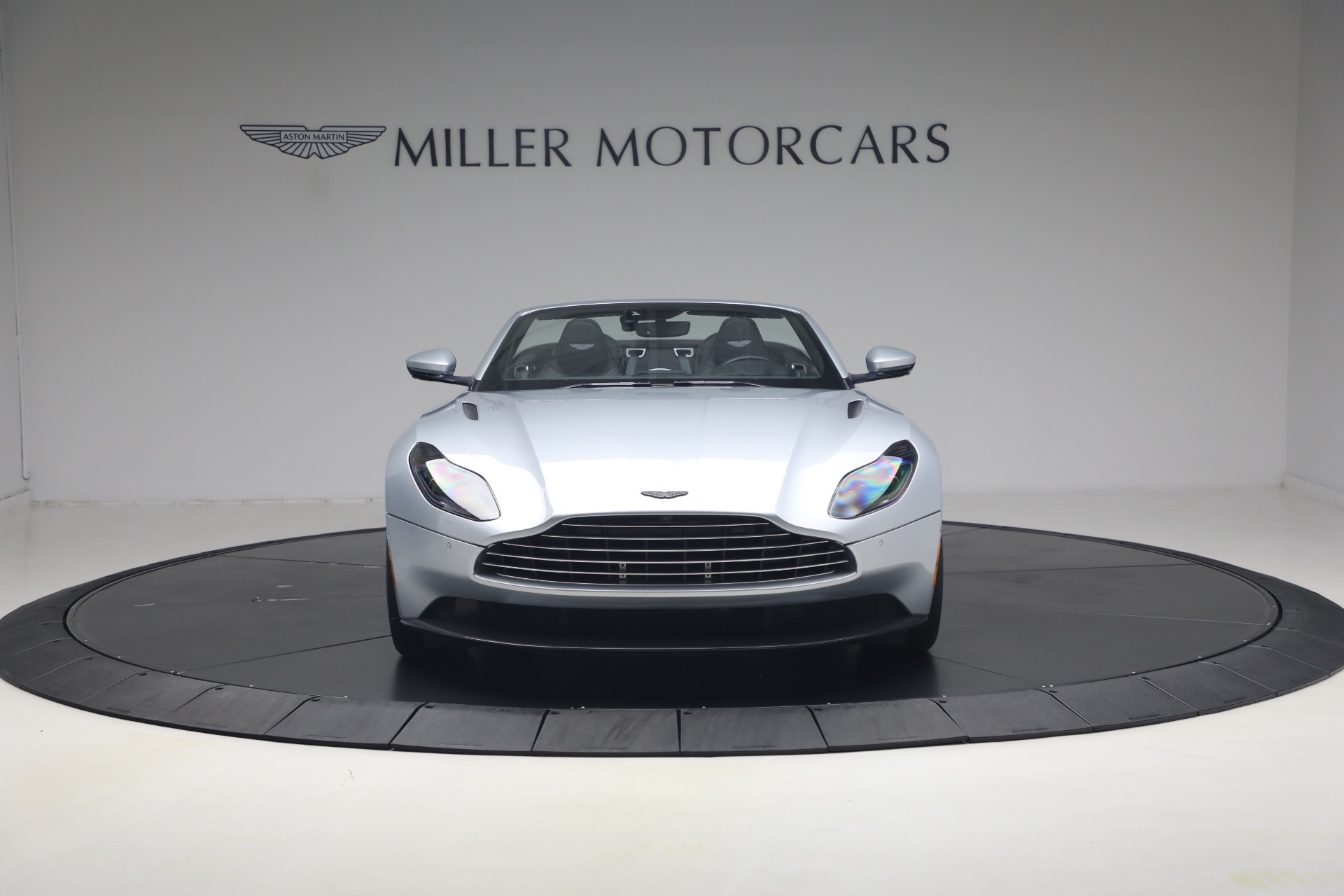 Used-2019-Aston-Martin-DB11-Volante