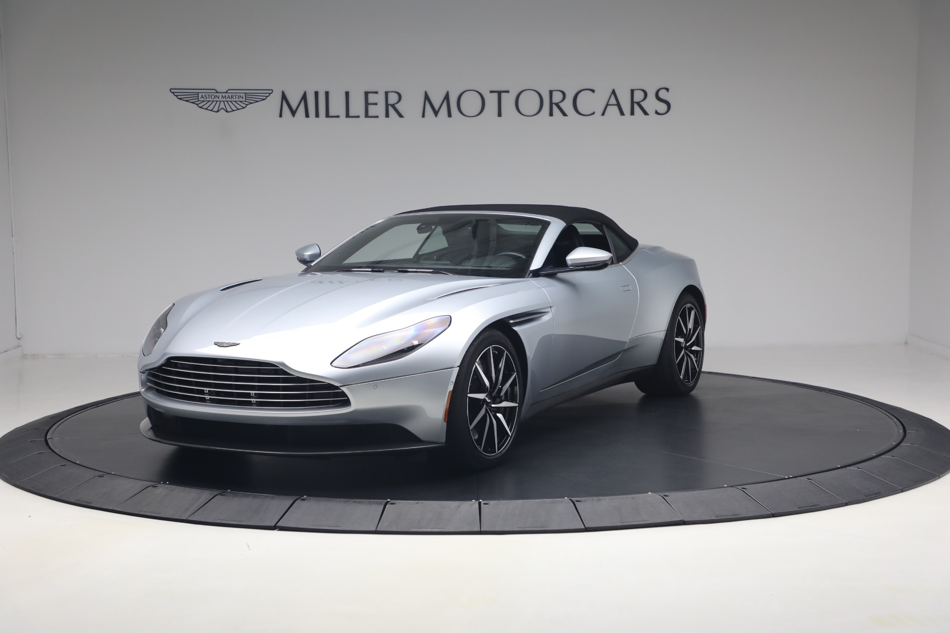 Used-2019-Aston-Martin-DB11-Volante