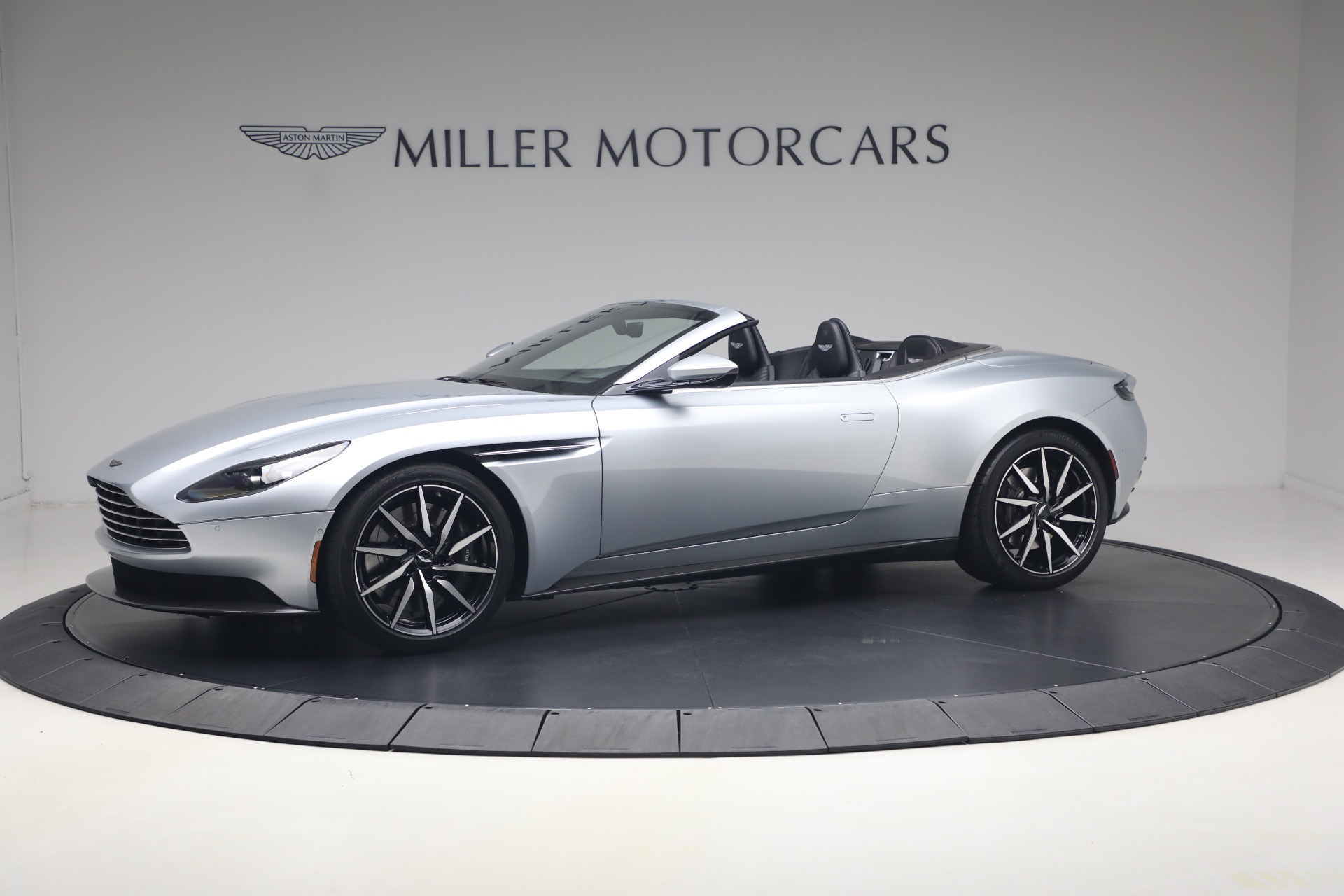 Used-2019-Aston-Martin-DB11-Volante