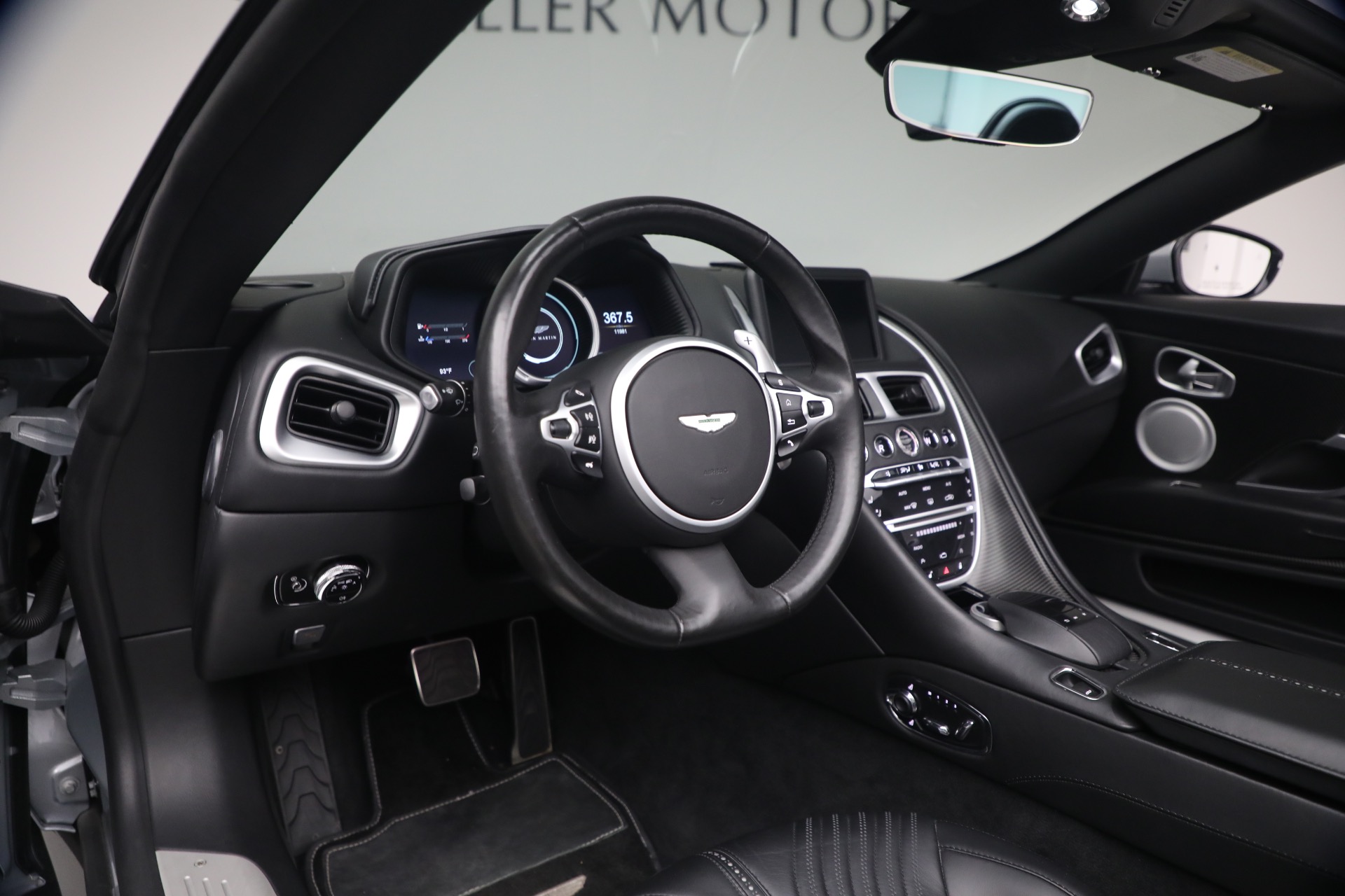 Used-2019-Aston-Martin-DB11-Volante