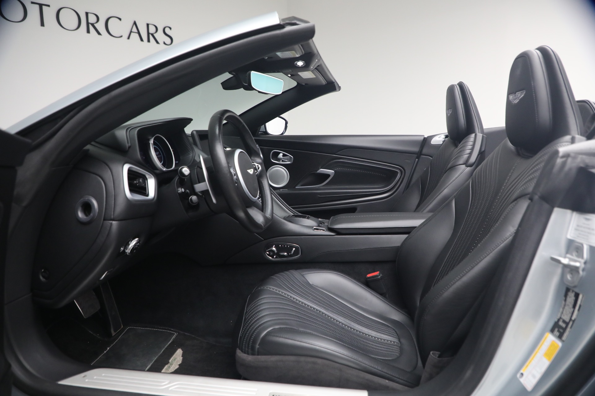 Used-2019-Aston-Martin-DB11-Volante