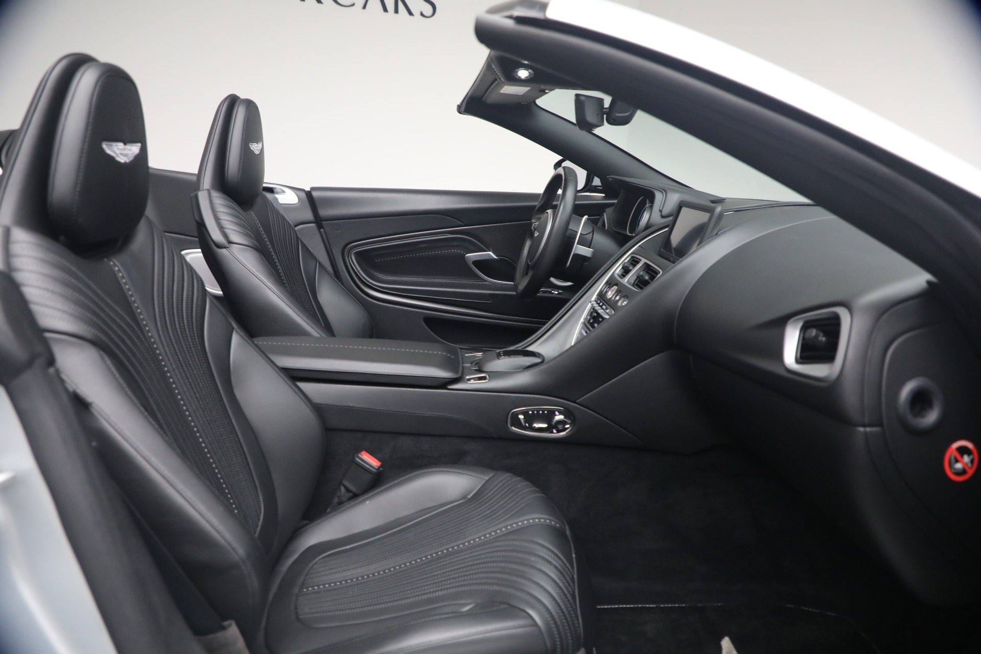 Used-2019-Aston-Martin-DB11-Volante