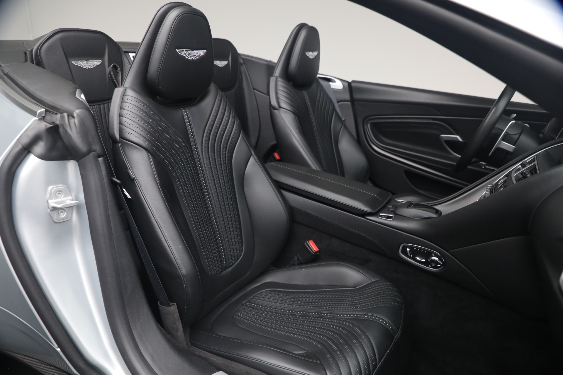Used-2019-Aston-Martin-DB11-Volante