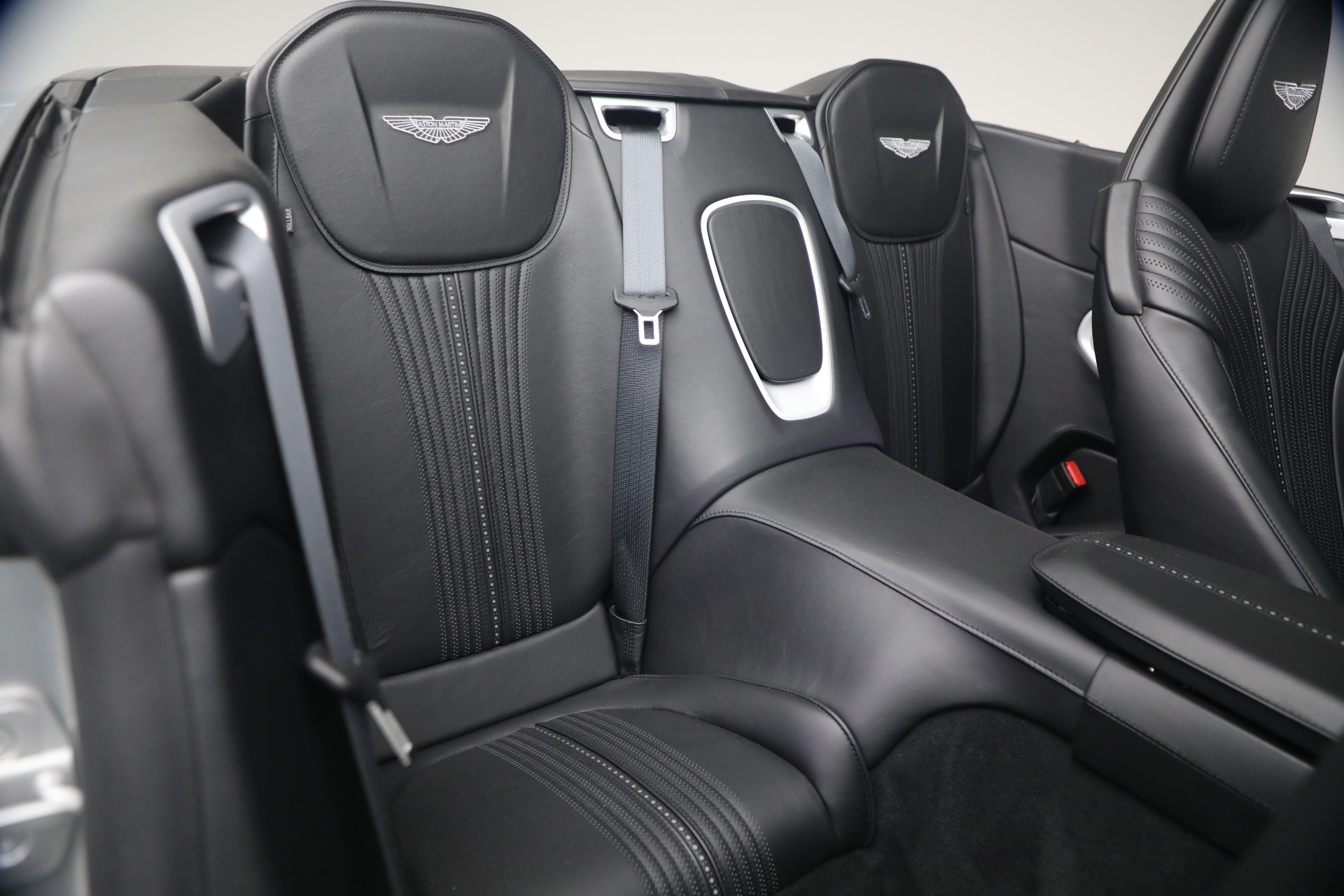 Used-2019-Aston-Martin-DB11-Volante