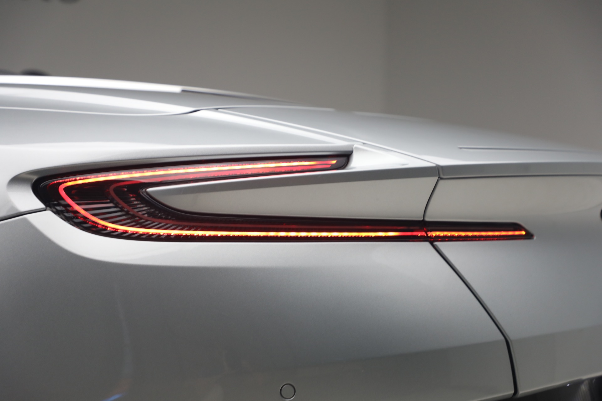 Used-2019-Aston-Martin-DB11-Volante