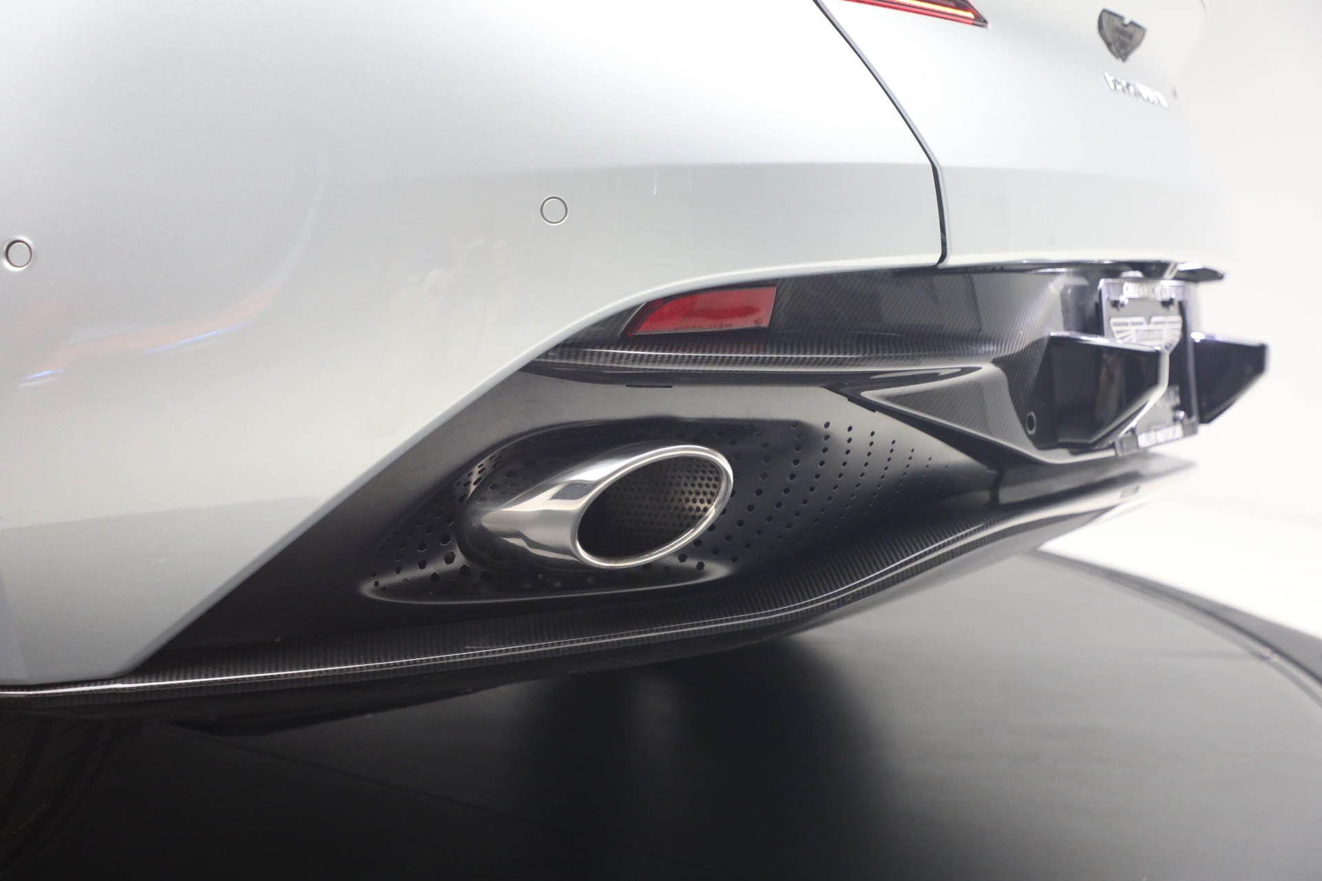 Used-2019-Aston-Martin-DB11-Volante