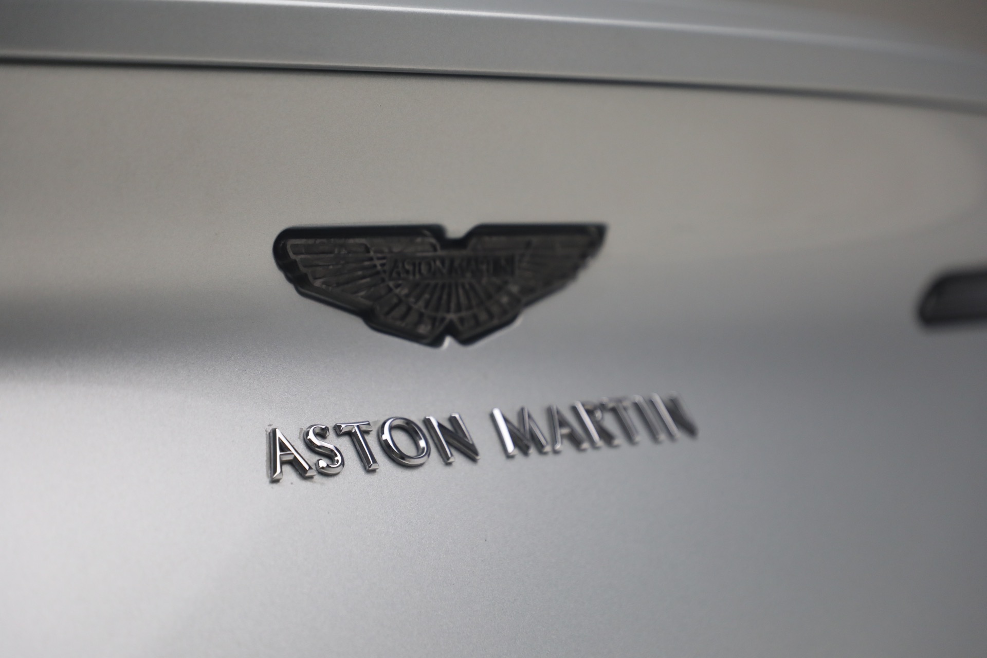 Used-2019-Aston-Martin-DB11-Volante