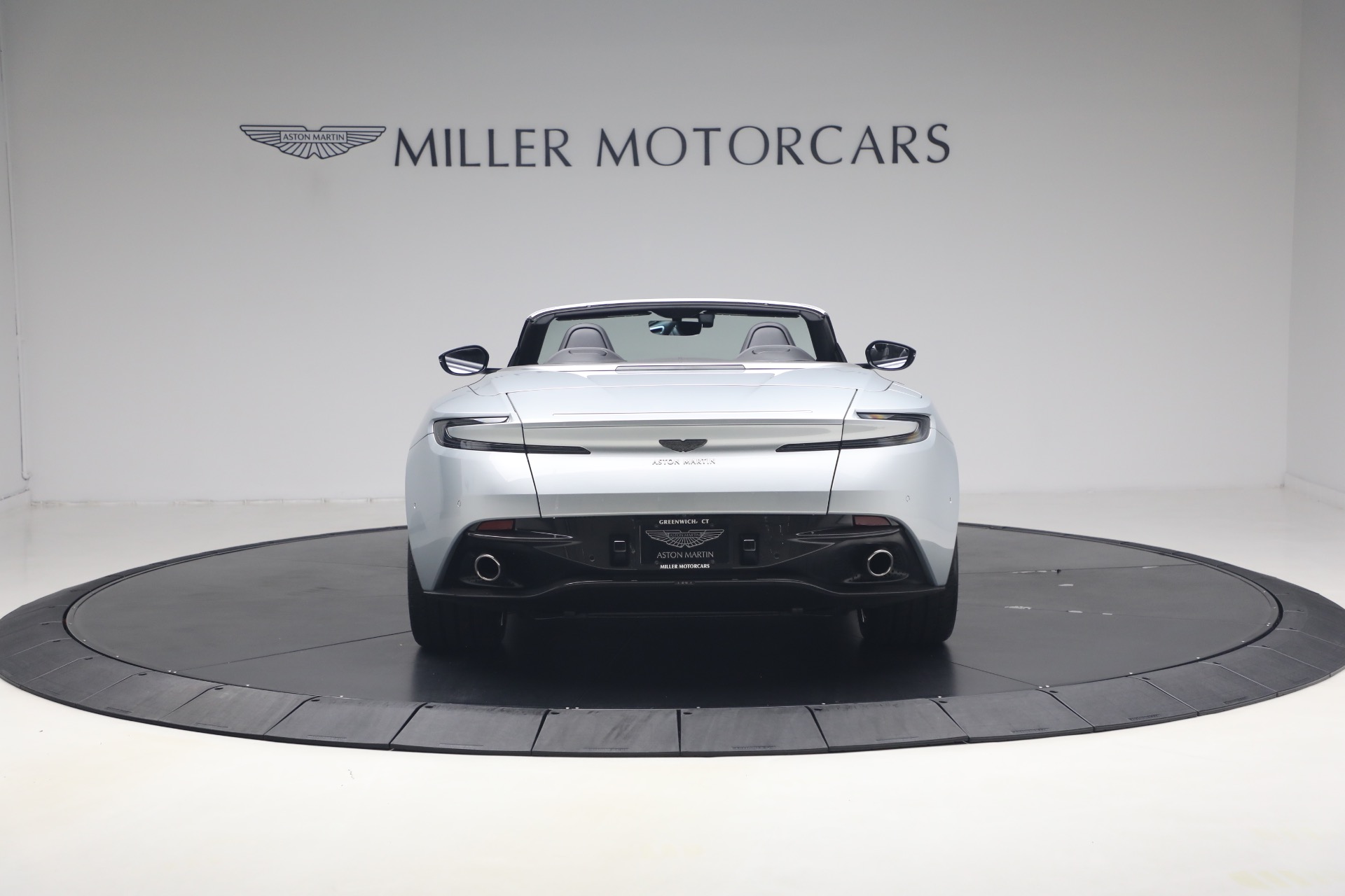 Used-2019-Aston-Martin-DB11-Volante
