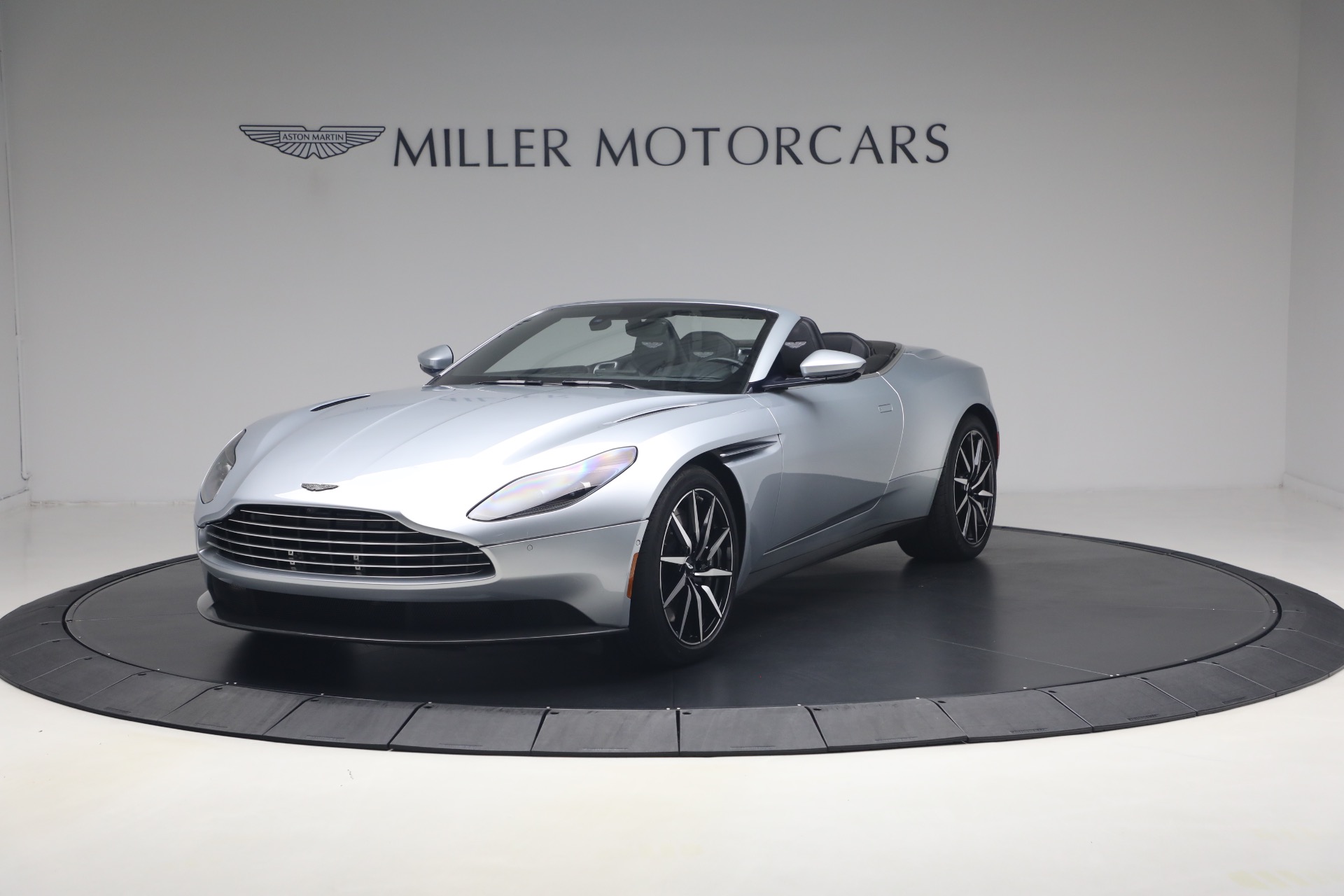 Used-2019-Aston-Martin-DB11-Volante