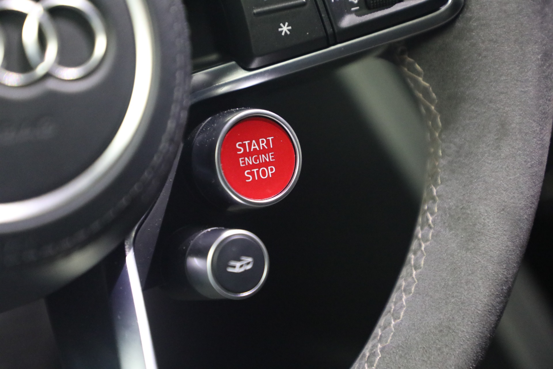 Used-2020-Audi-R8-52-quattro-V10-performance