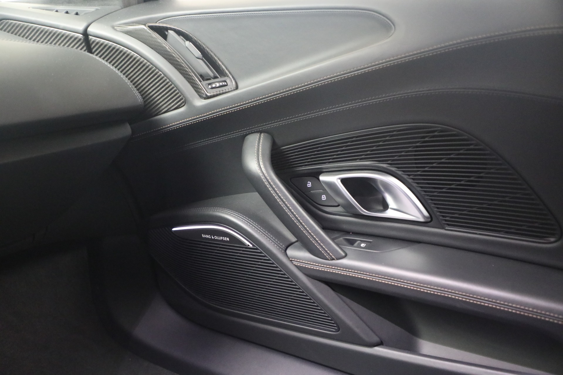 Used-2020-Audi-R8-52-quattro-V10-performance