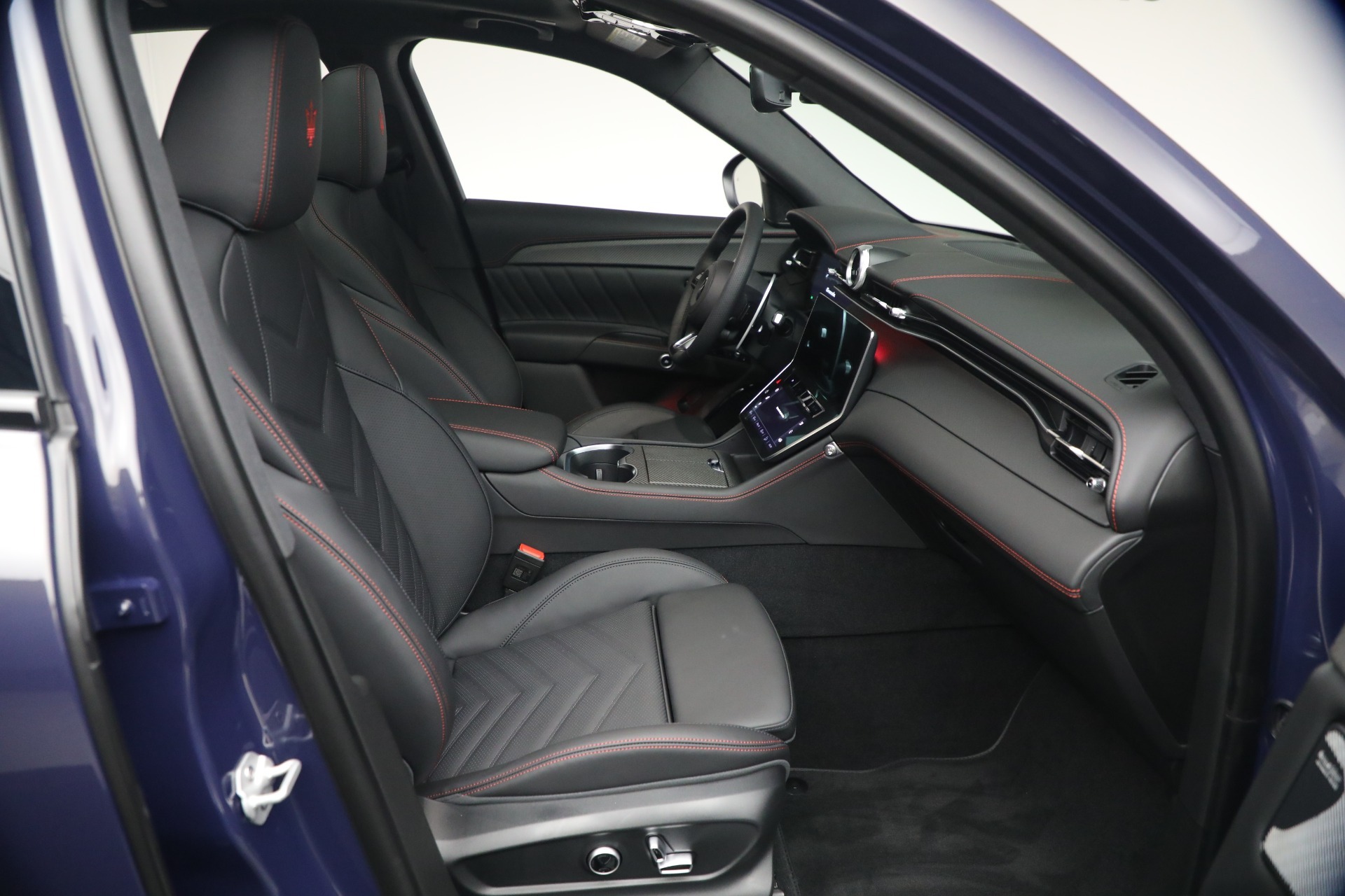 New-2026-Maserati-Grecale-Modena-V6