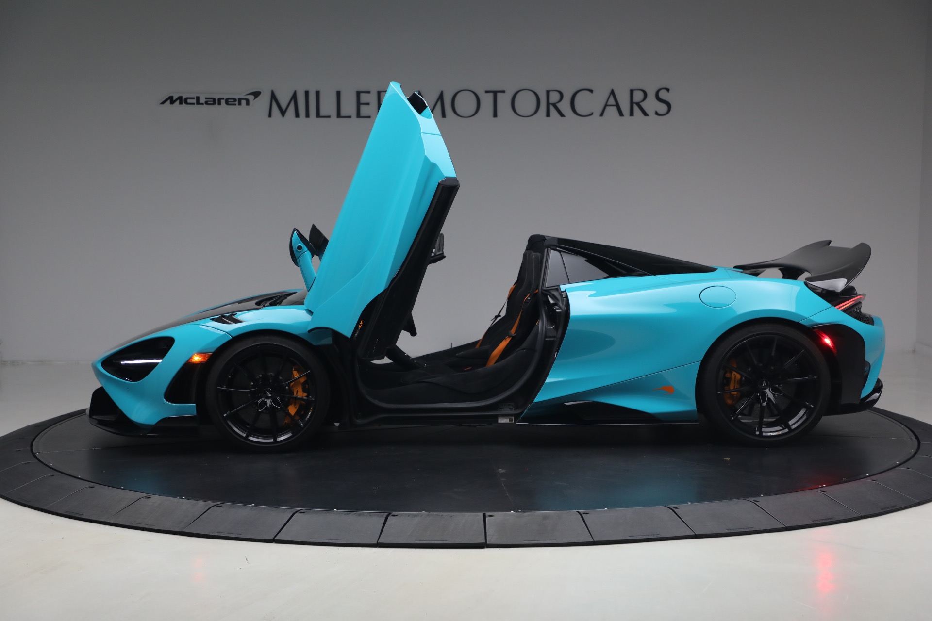 Used-2022-McLaren-765LT-Spider