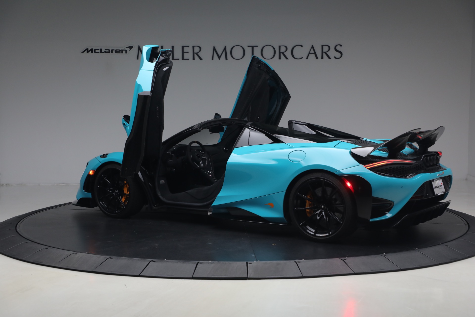 Used-2022-McLaren-765LT-Spider