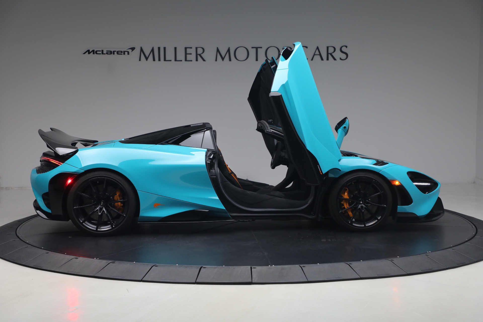Used-2022-McLaren-765LT-Spider