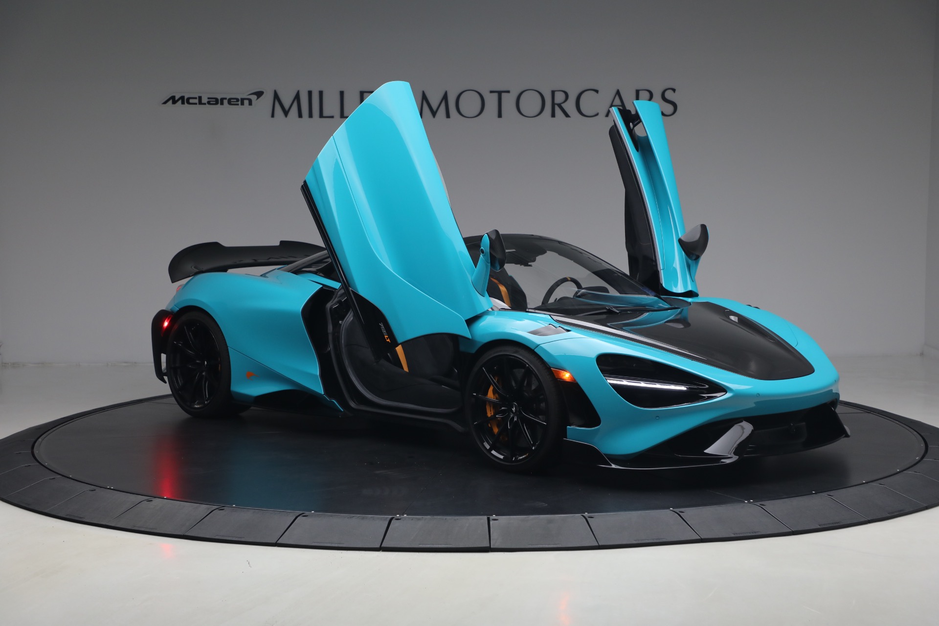 Used-2022-McLaren-765LT-Spider