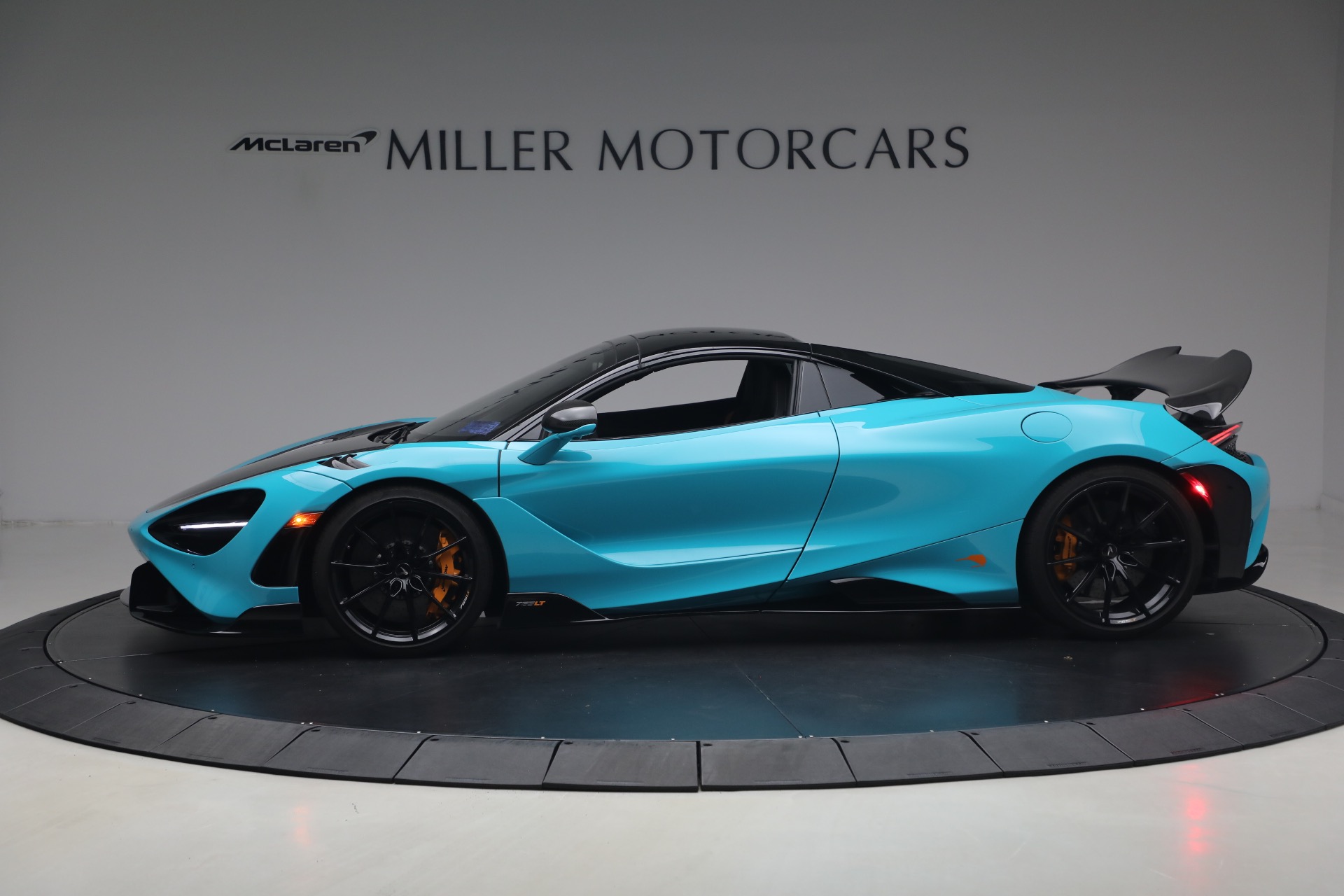 Used-2022-McLaren-765LT-Spider