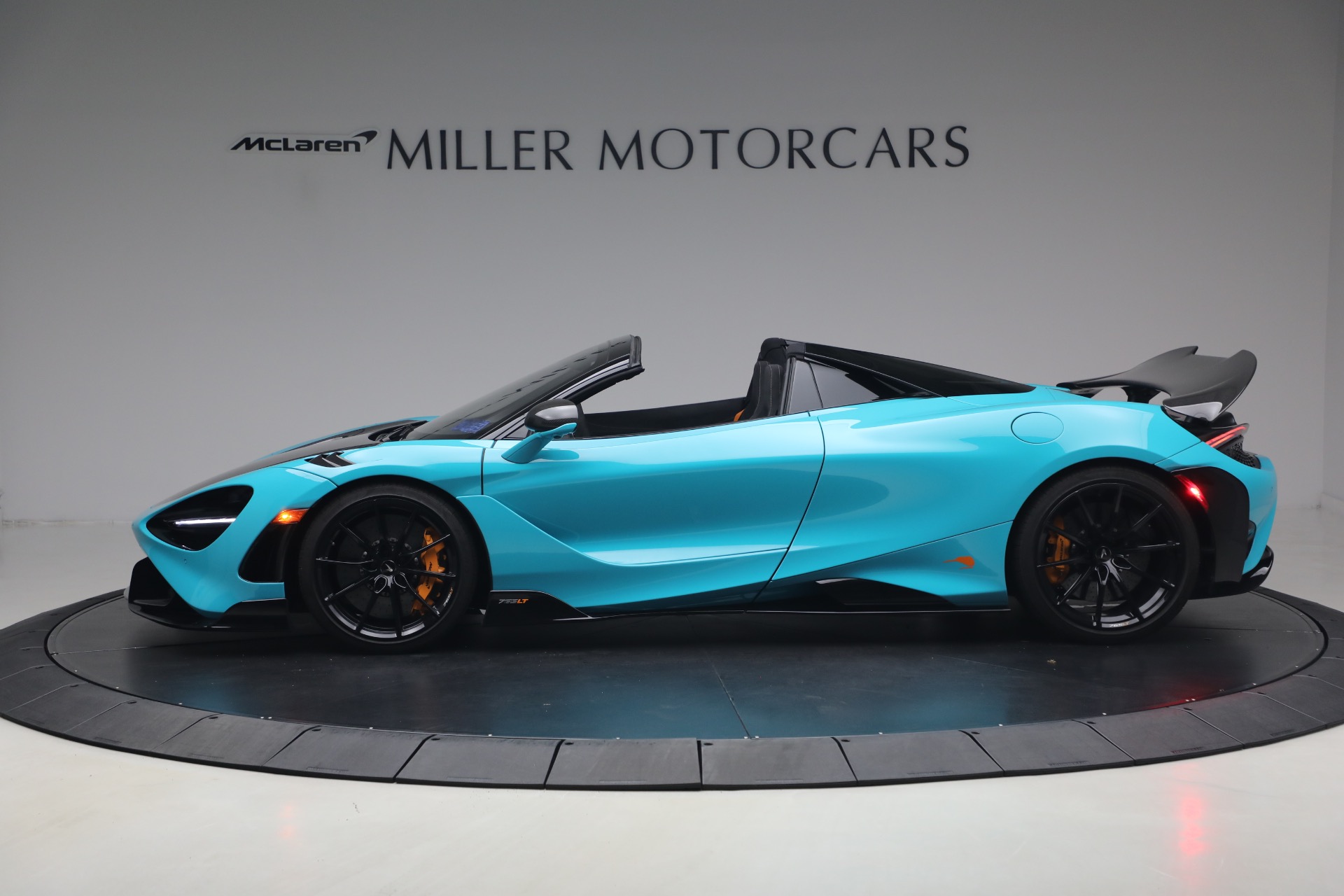 Used-2022-McLaren-765LT-Spider