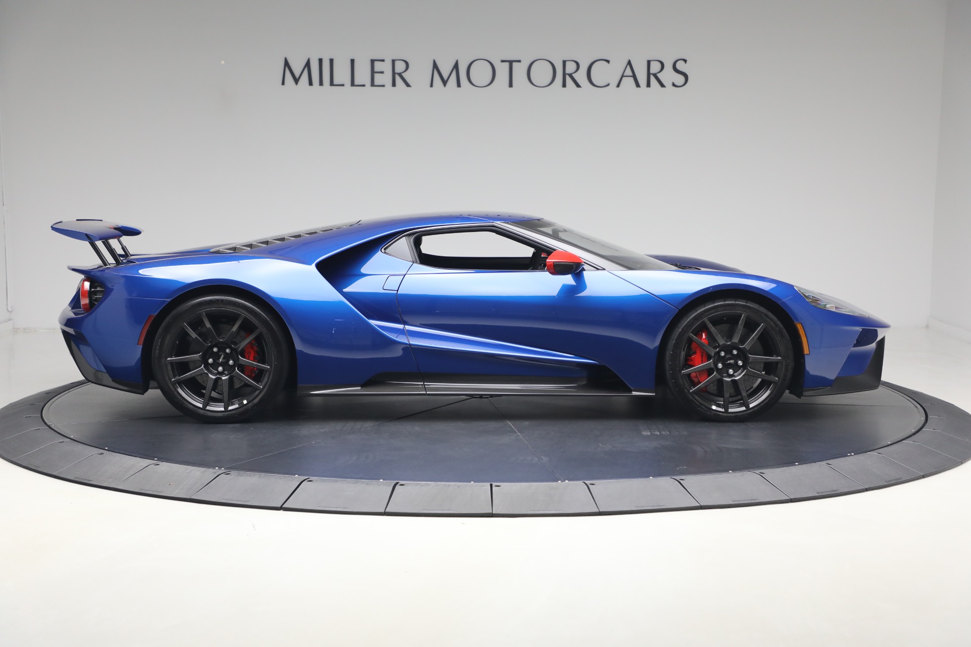 Used-2021-Ford-GT