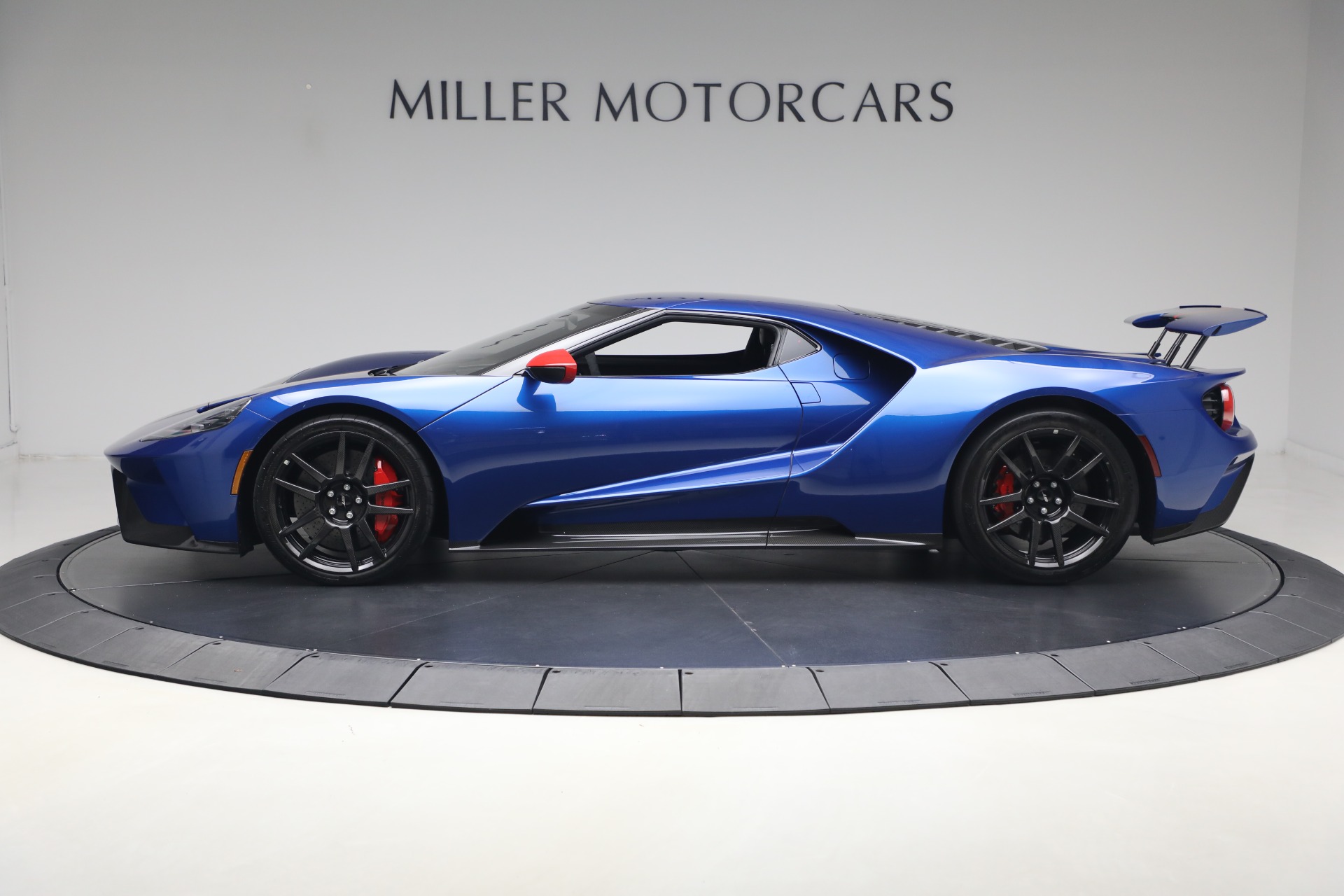 Used-2021-Ford-GT