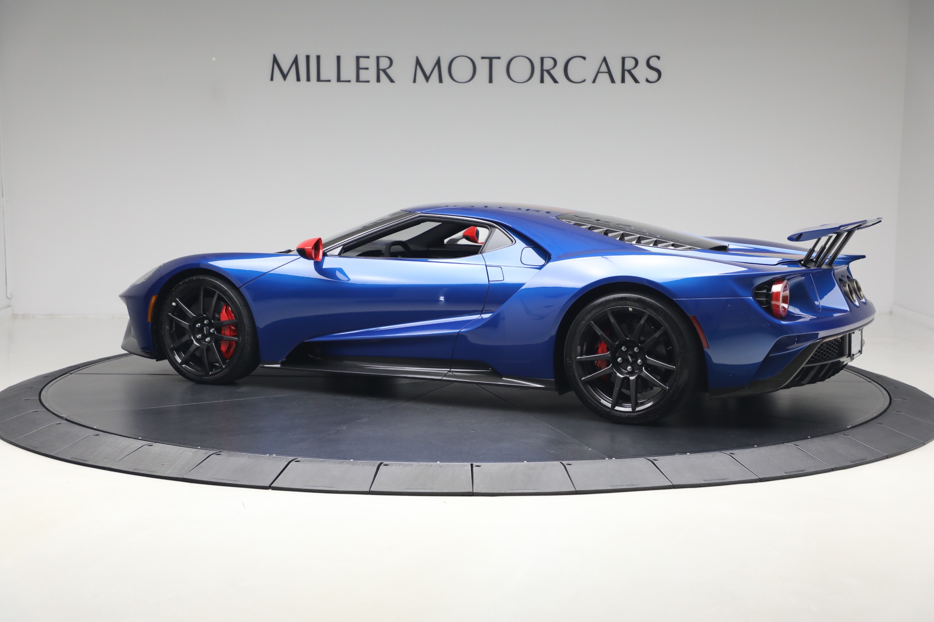 Used-2021-Ford-GT